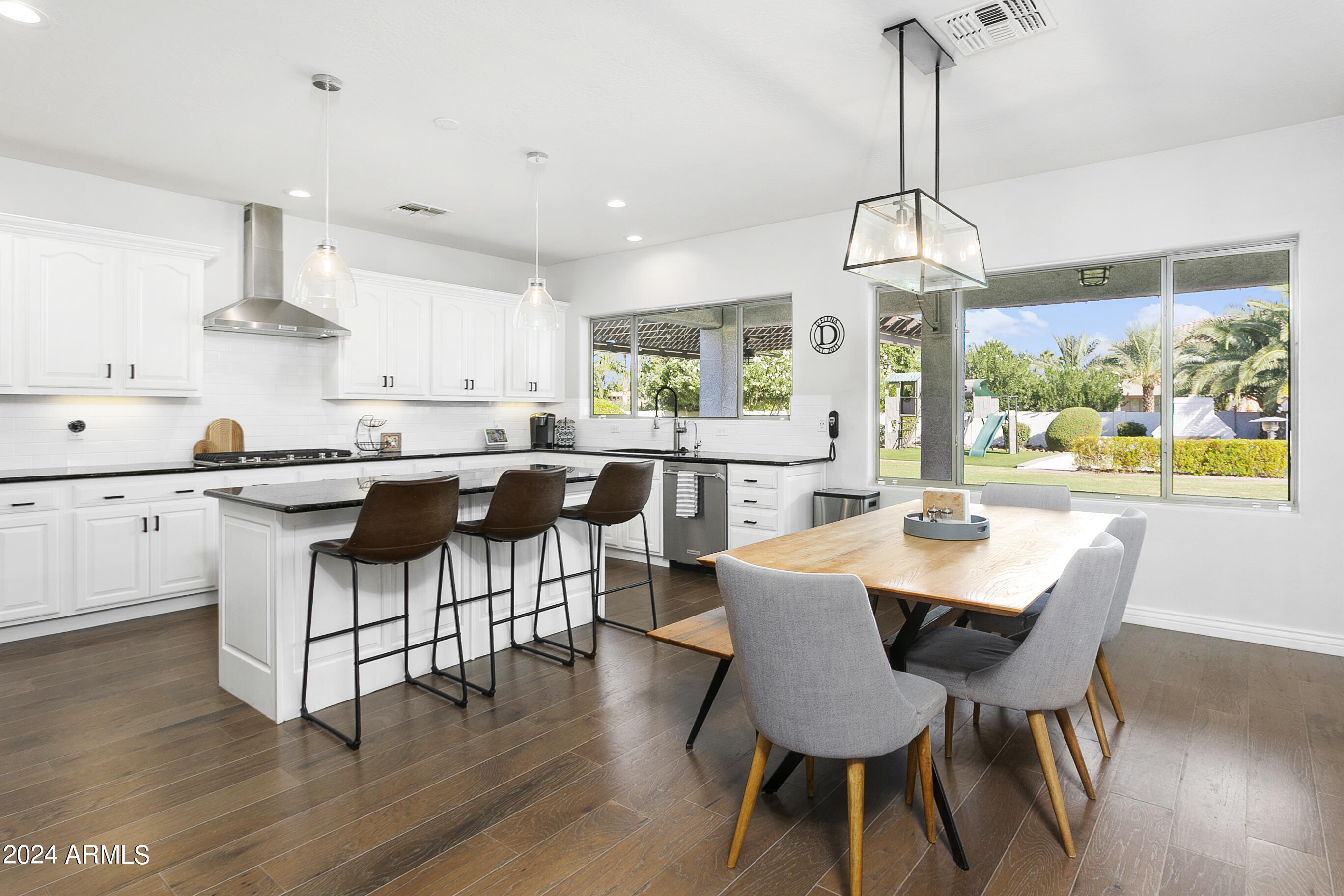 11618 E CHESTNUT Court