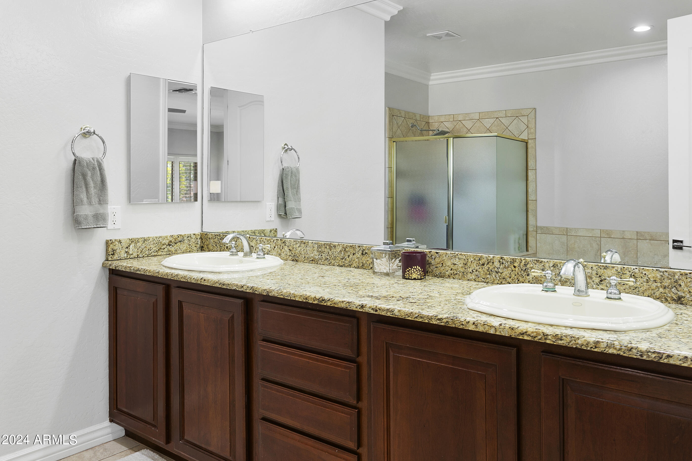 11618 E CHESTNUT Court