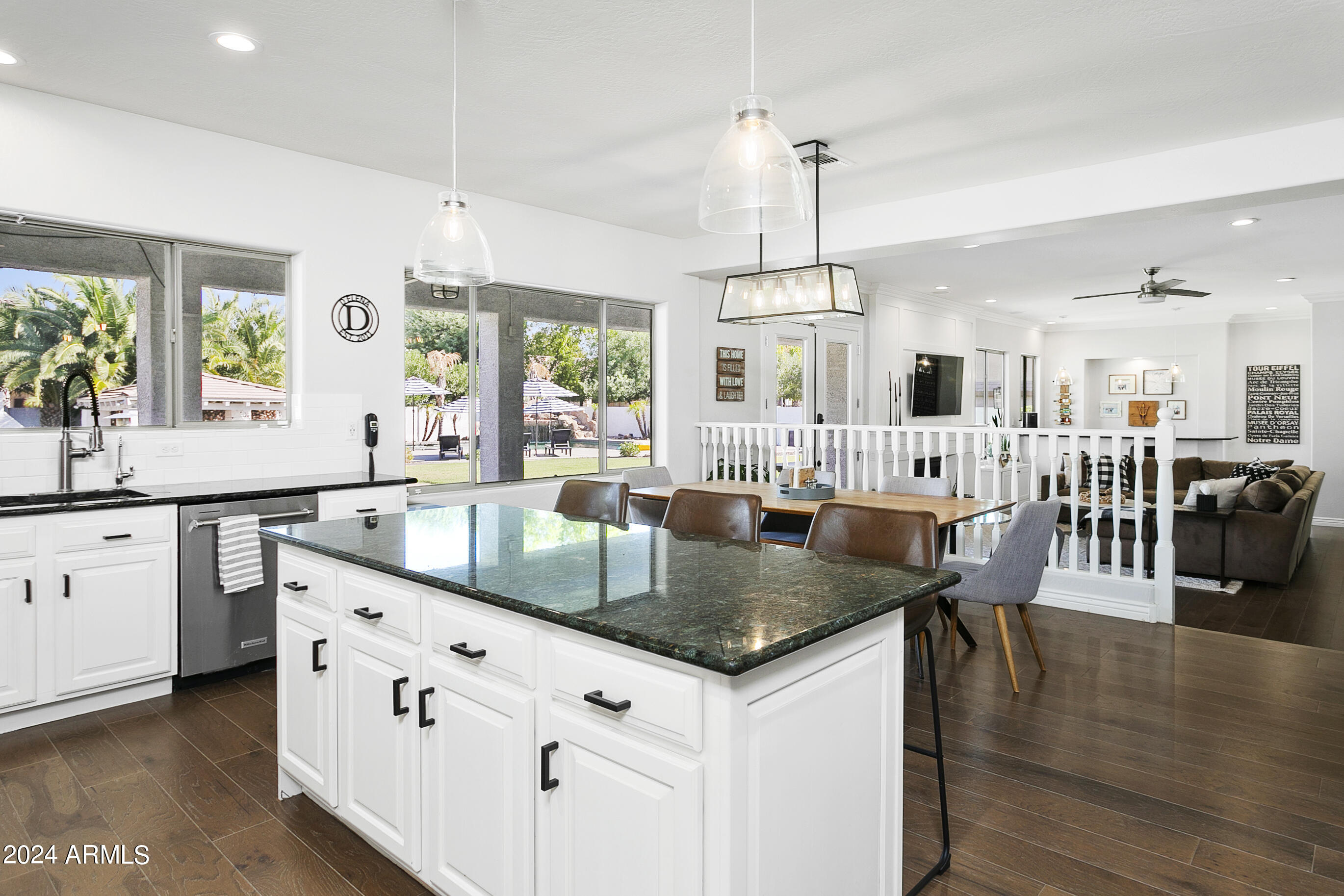 11618 E CHESTNUT Court