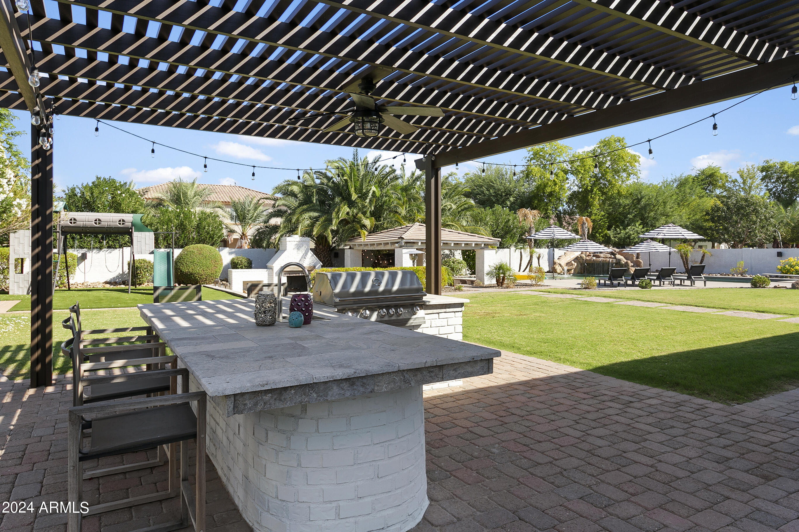 11618 E CHESTNUT Court