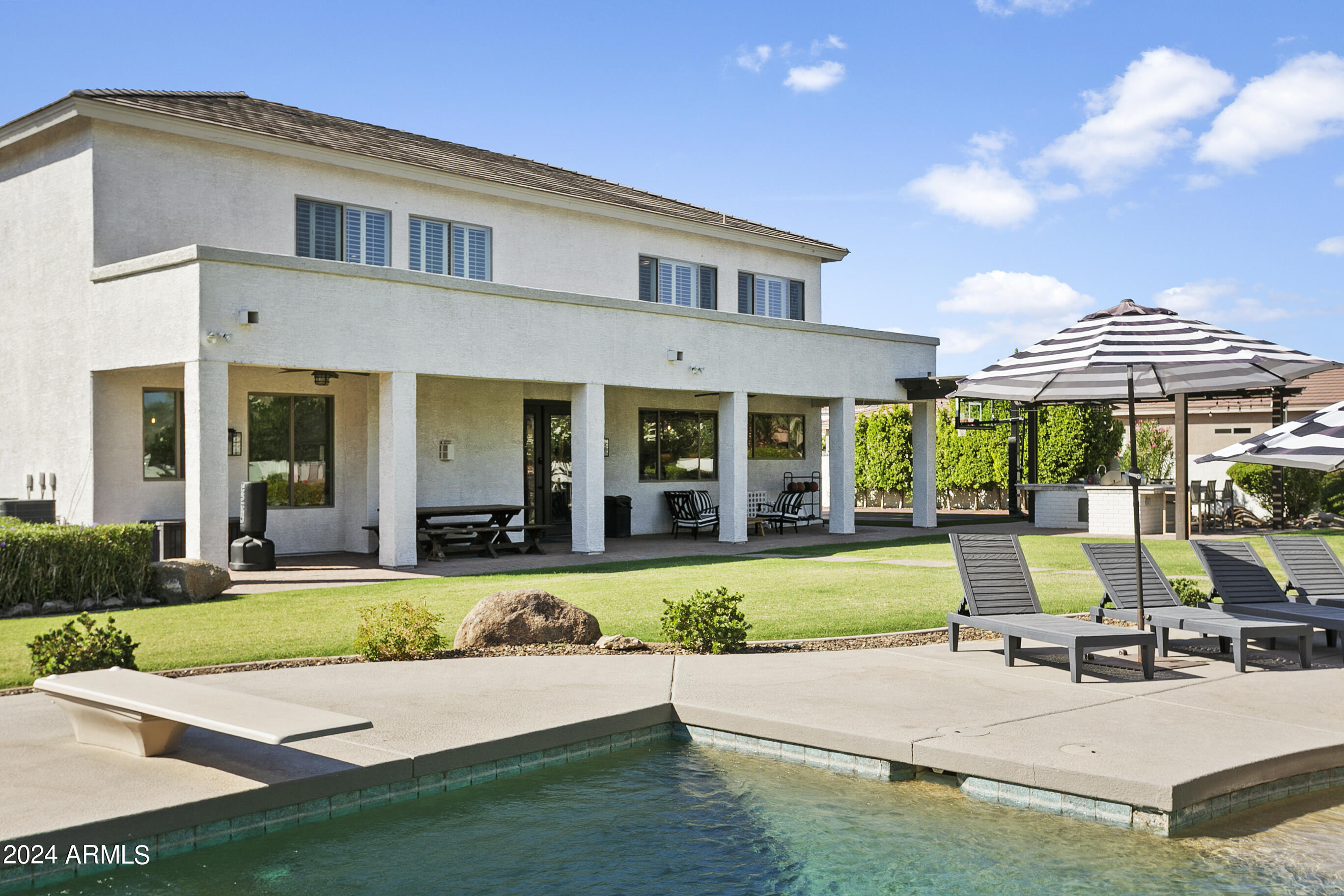 11618 E CHESTNUT Court