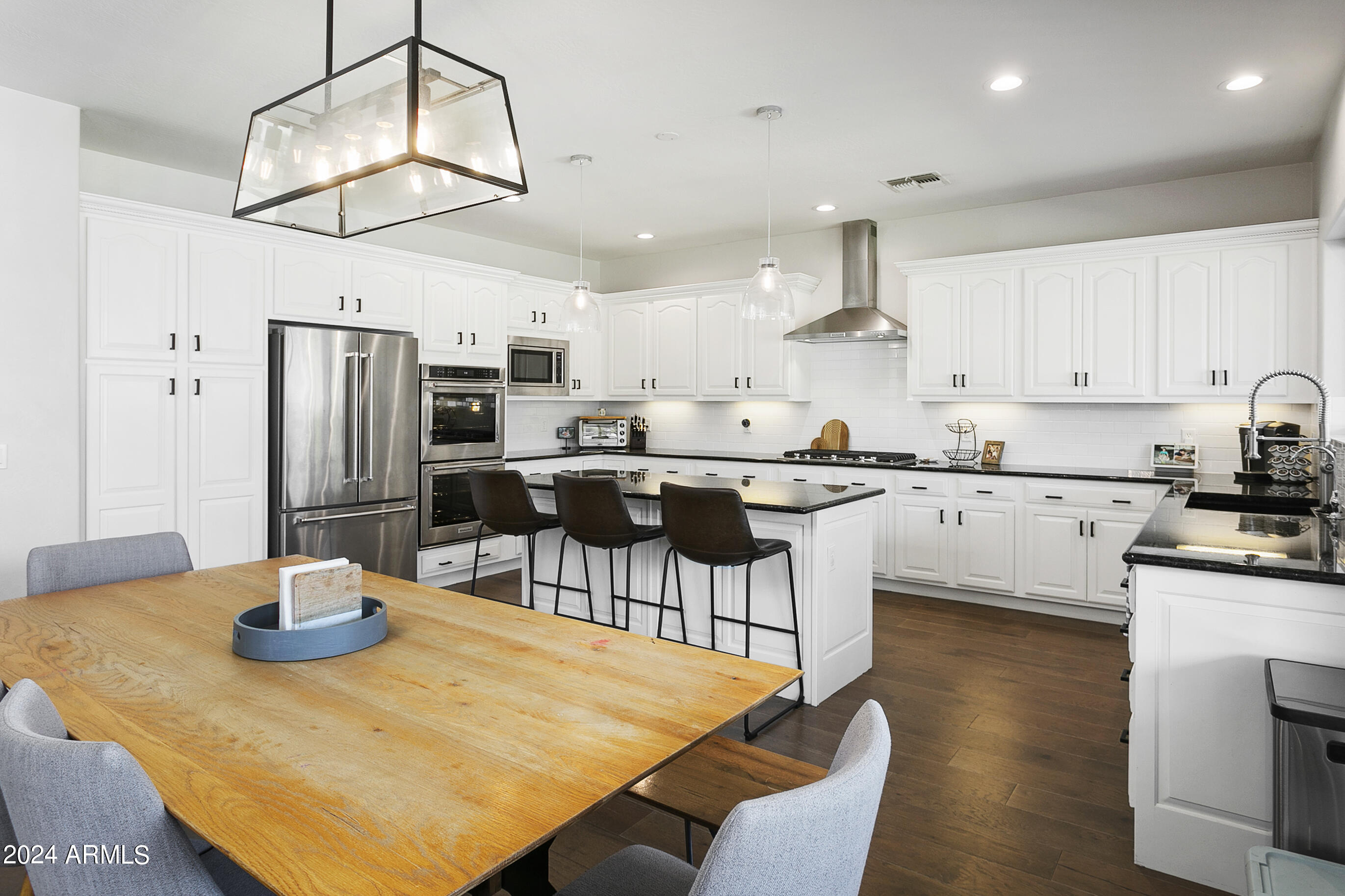 11618 E CHESTNUT Court