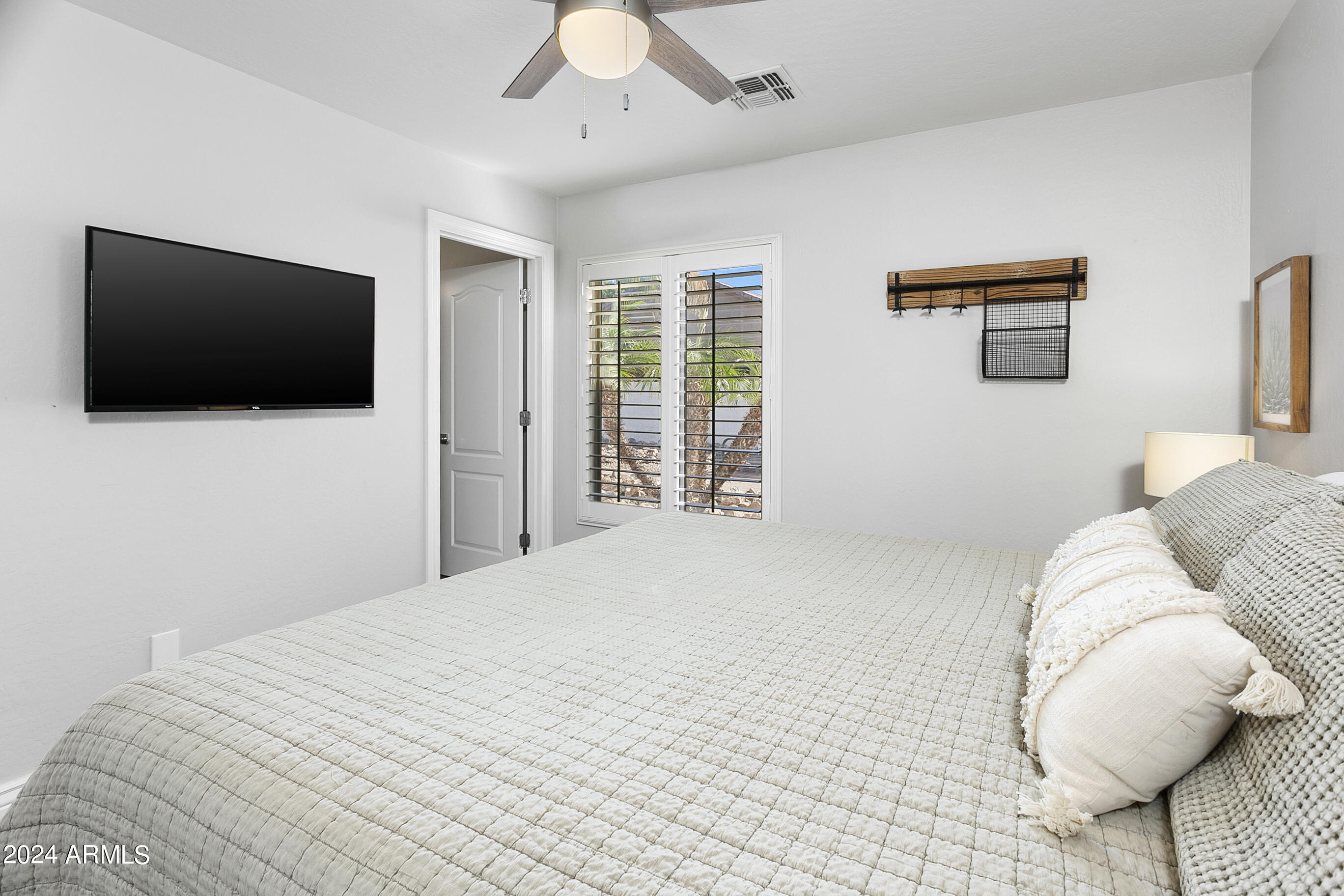 11618 E CHESTNUT Court