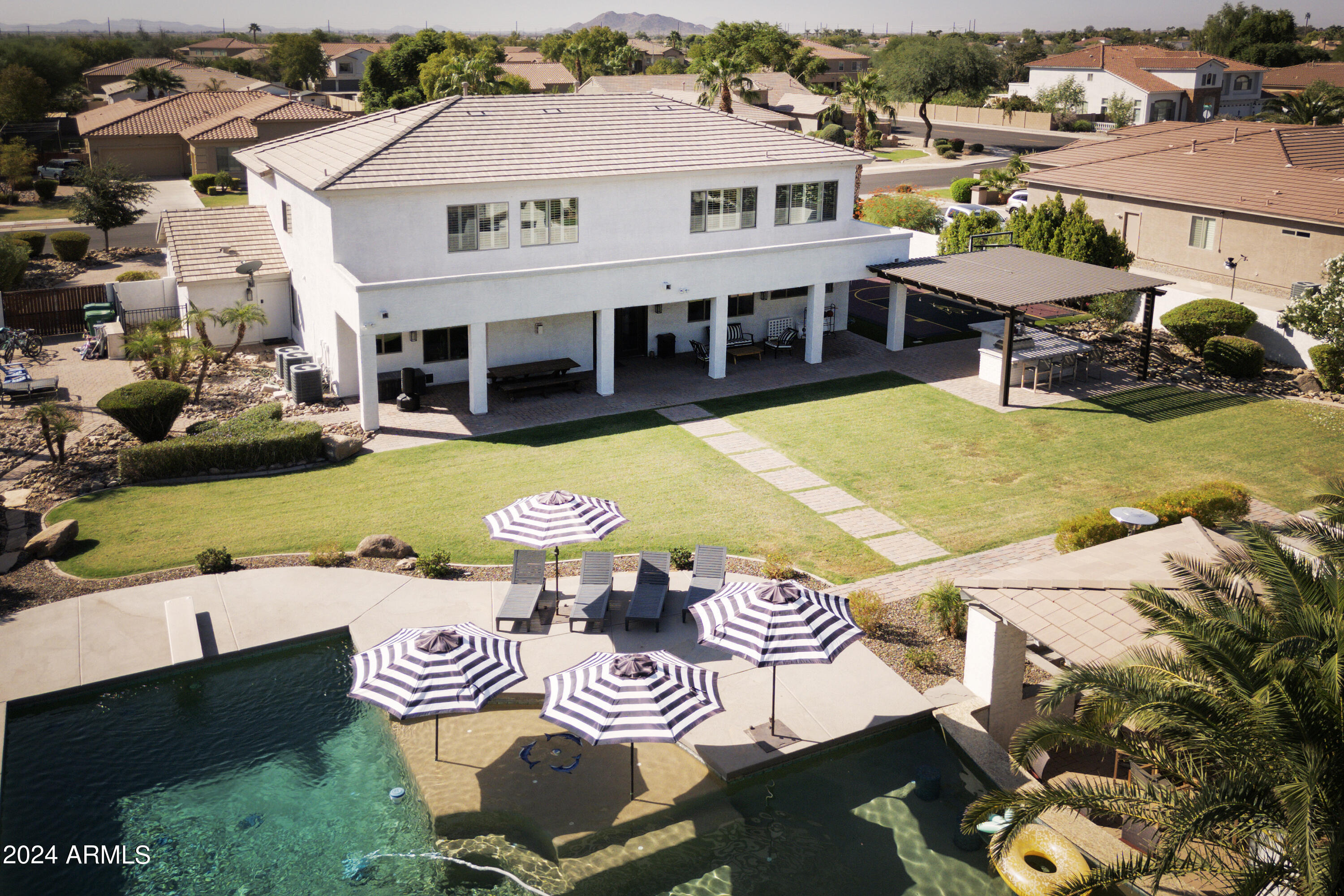 11618 E CHESTNUT Court