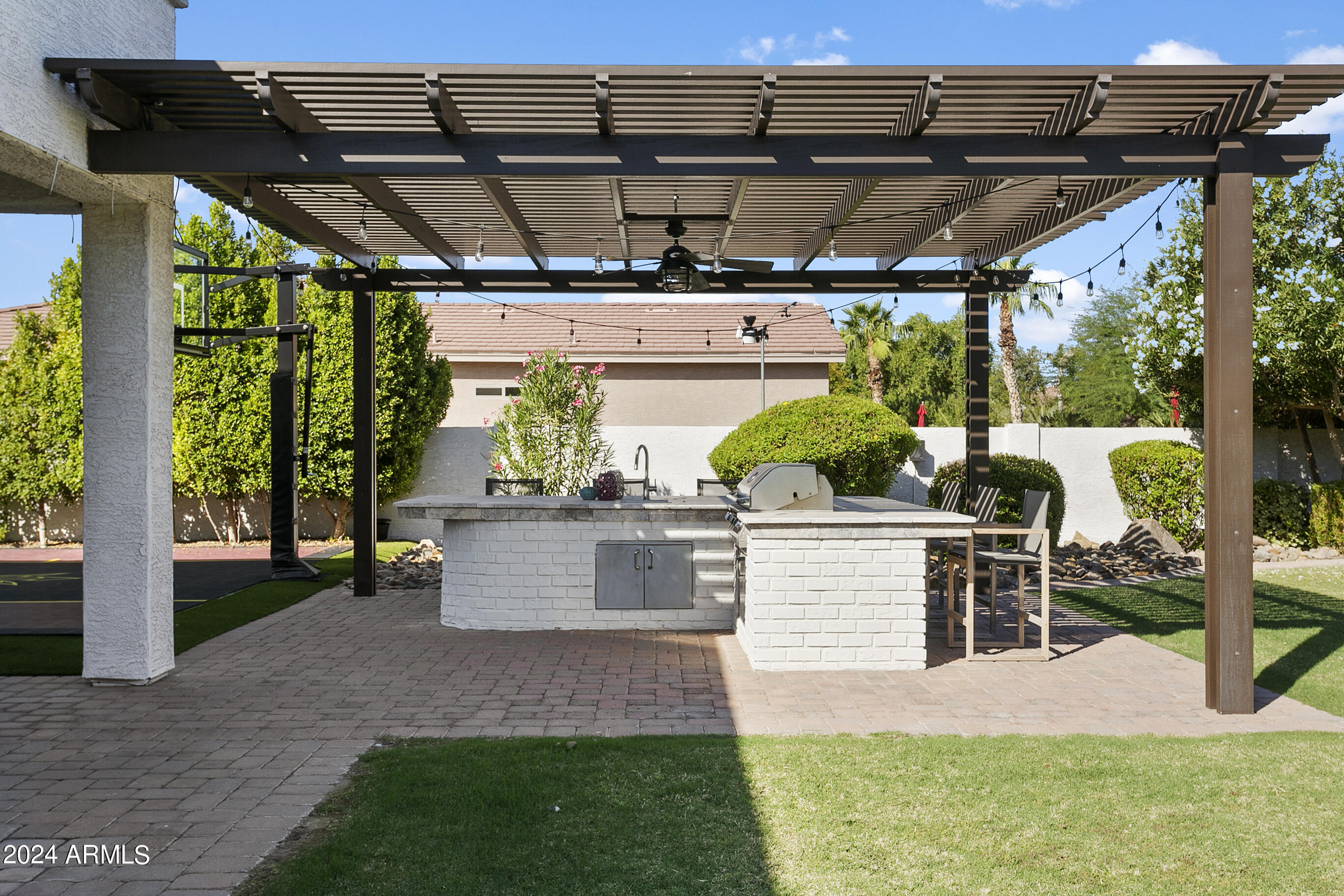 11618 E CHESTNUT Court