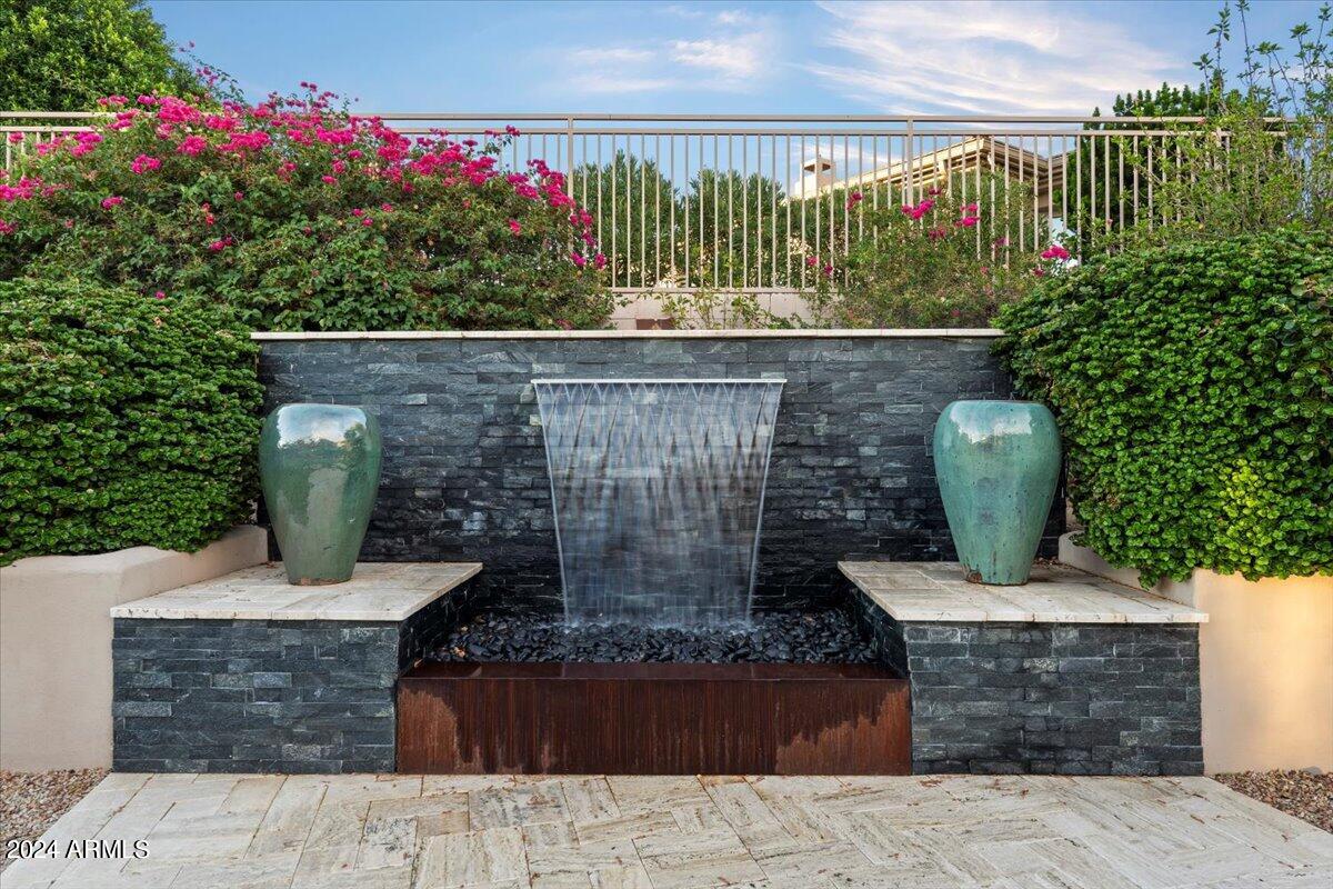 16656 N 111TH Street