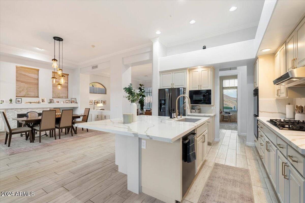 16656 N 111TH Street