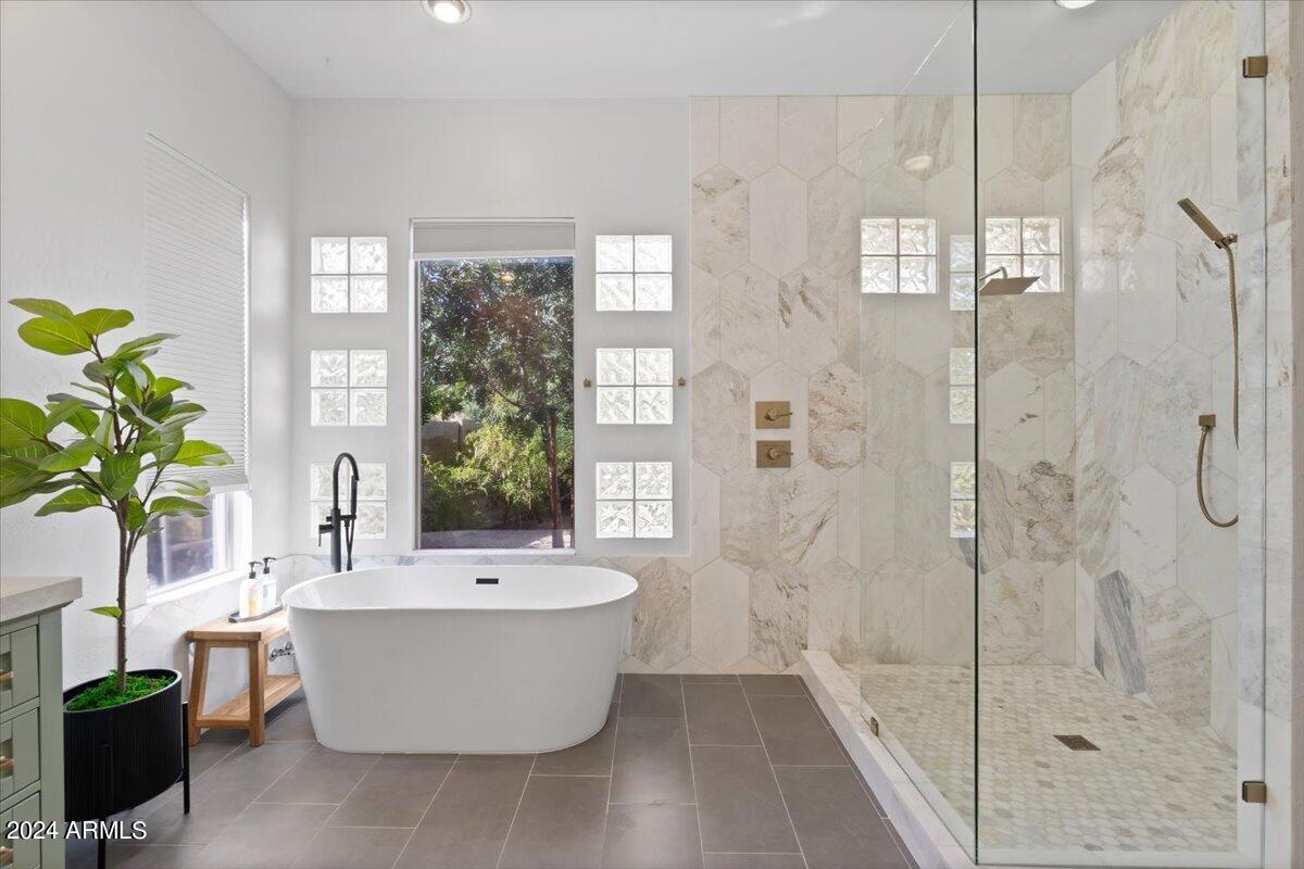 16656 N 111TH Street