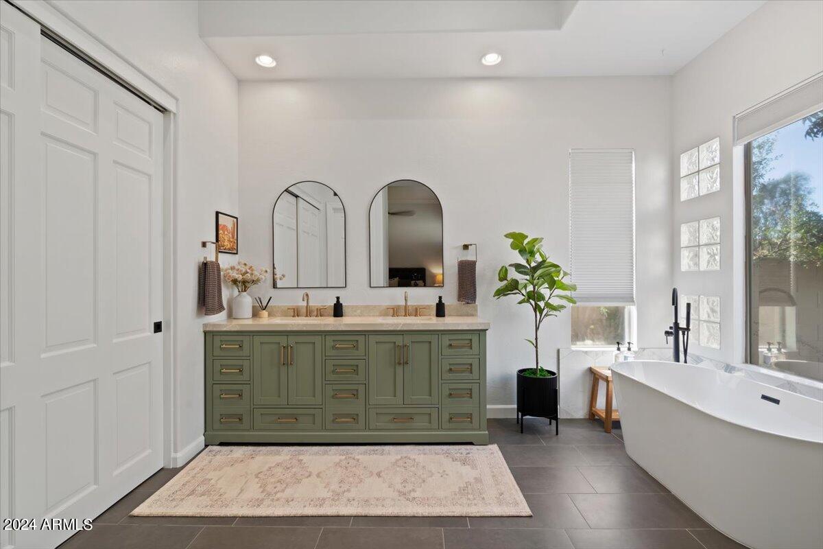 16656 N 111TH Street