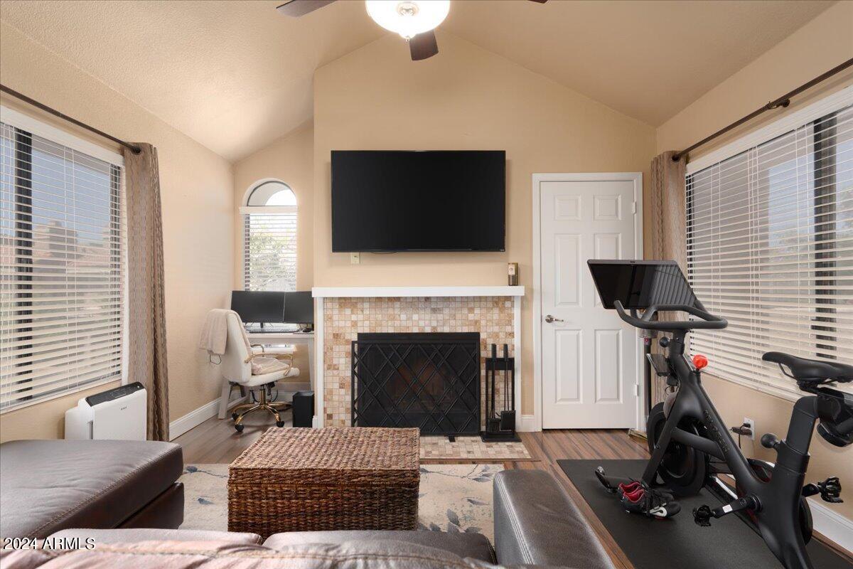 5122 E SHEA Boulevard # 2010