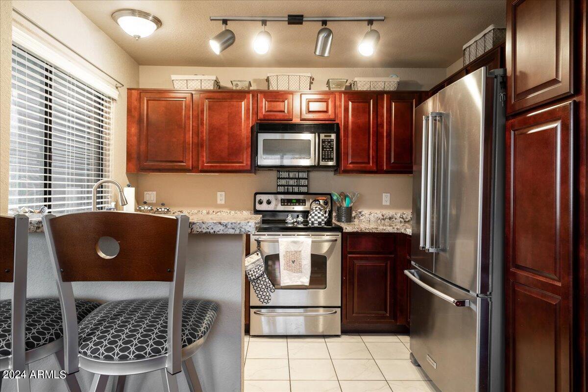 5122 E SHEA Boulevard # 2010
