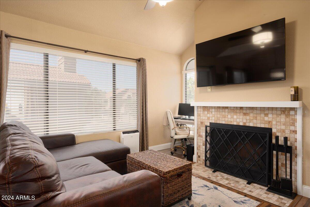 5122 E SHEA Boulevard # 2010