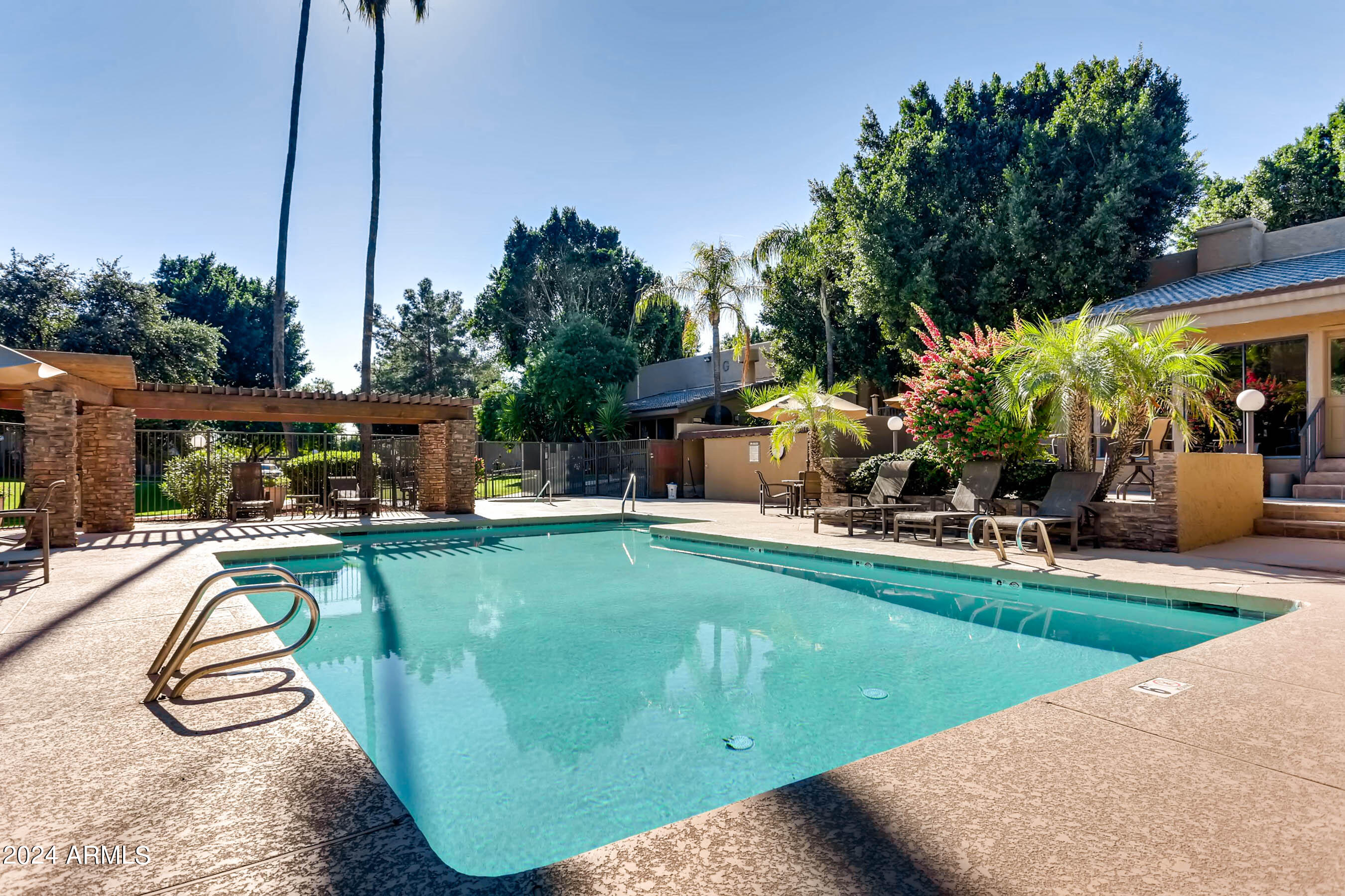 3825 E CAMELBACK Road, 130