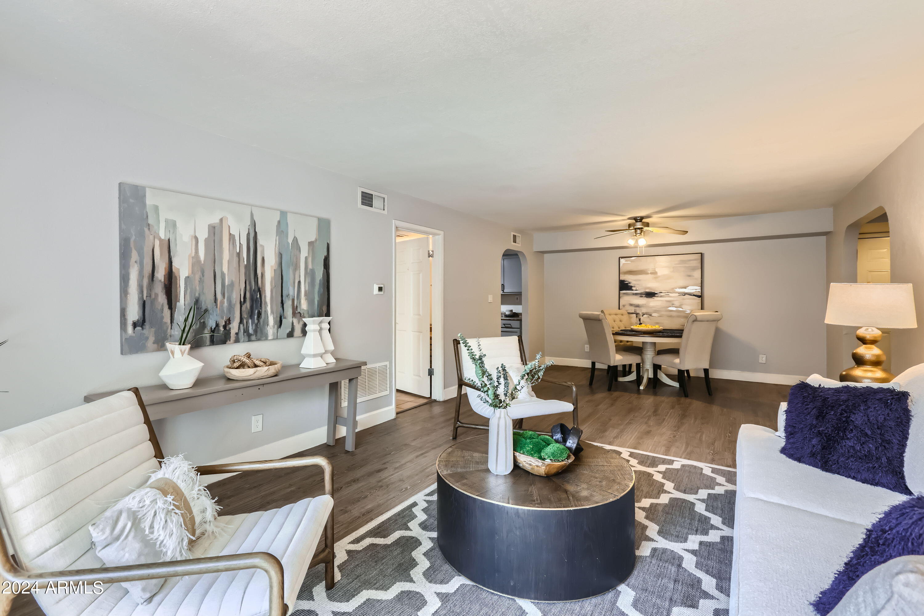 3825 E CAMELBACK Road, 130