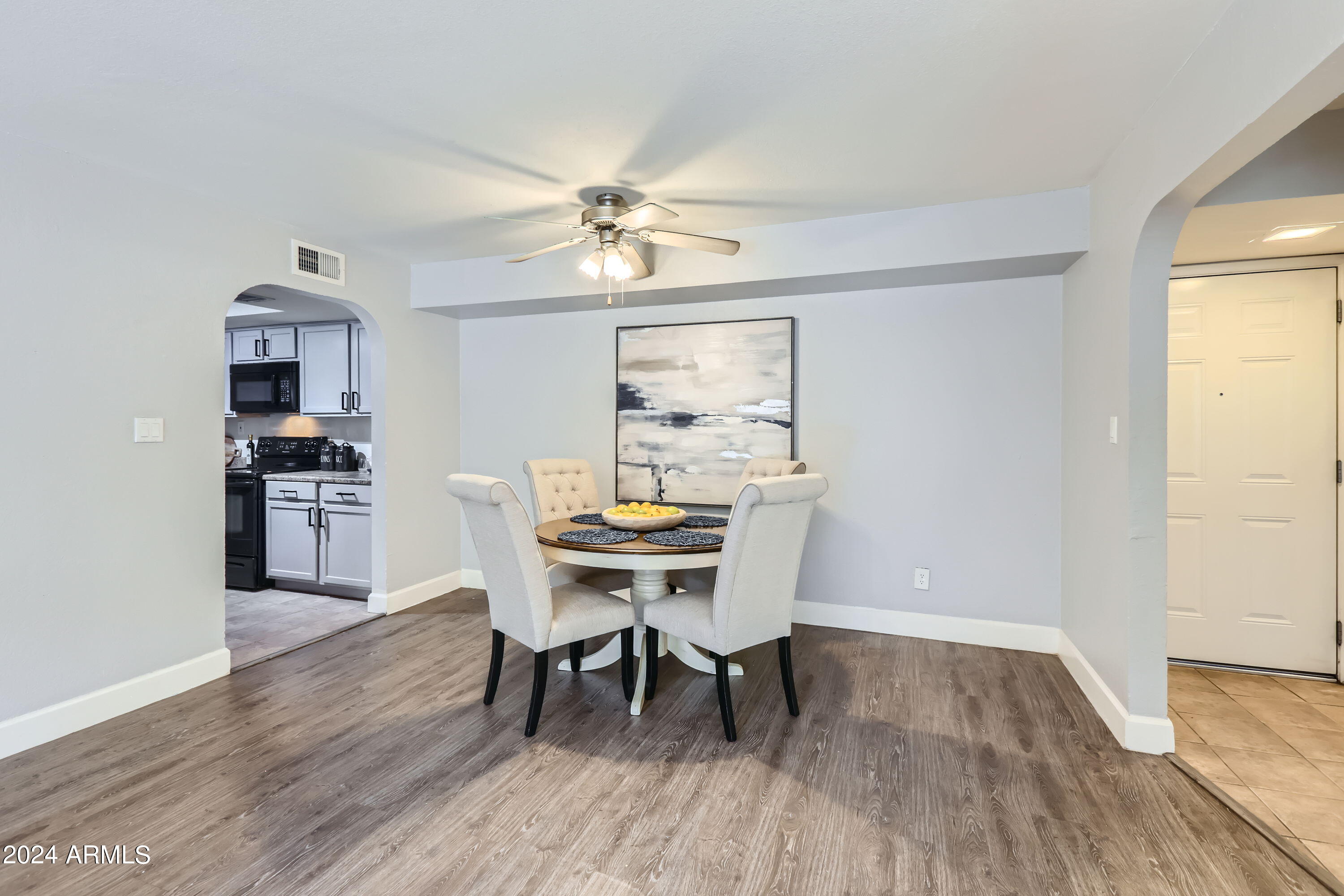 3825 E CAMELBACK Road, 130