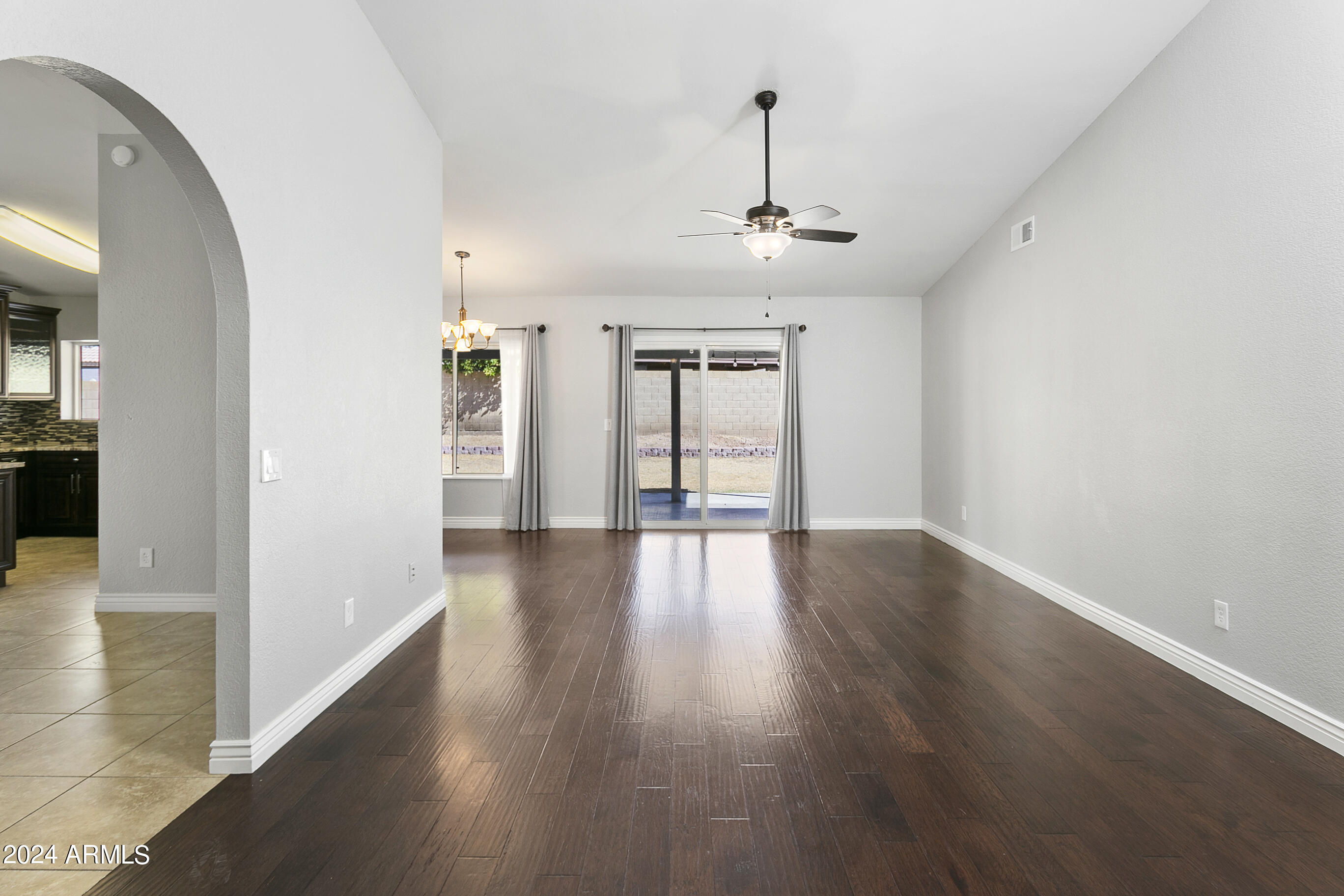 5346 E EMELITA Avenue