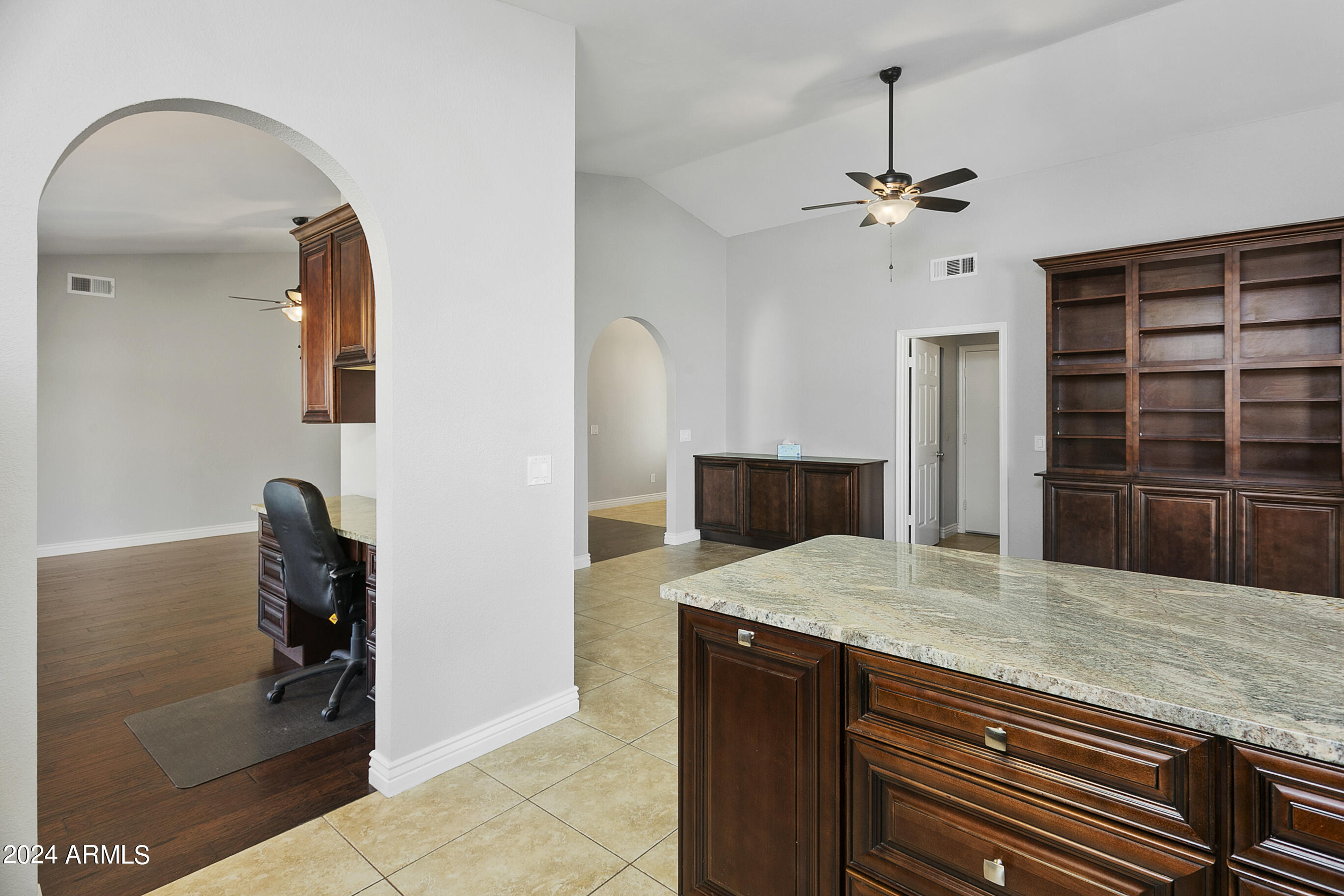 5346 E EMELITA Avenue