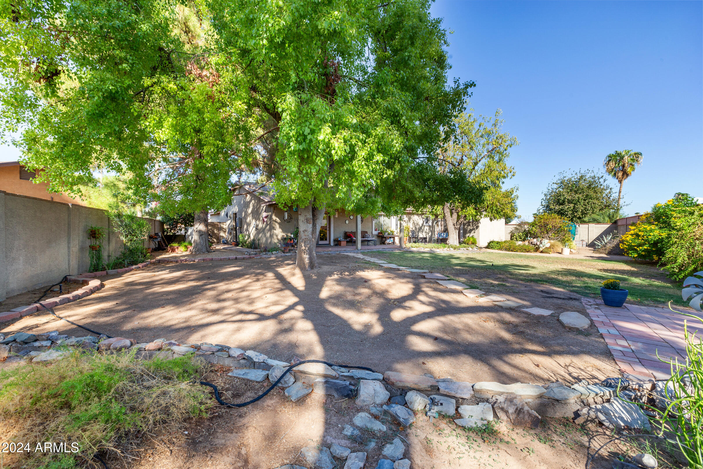 3919 E PERSHING Avenue