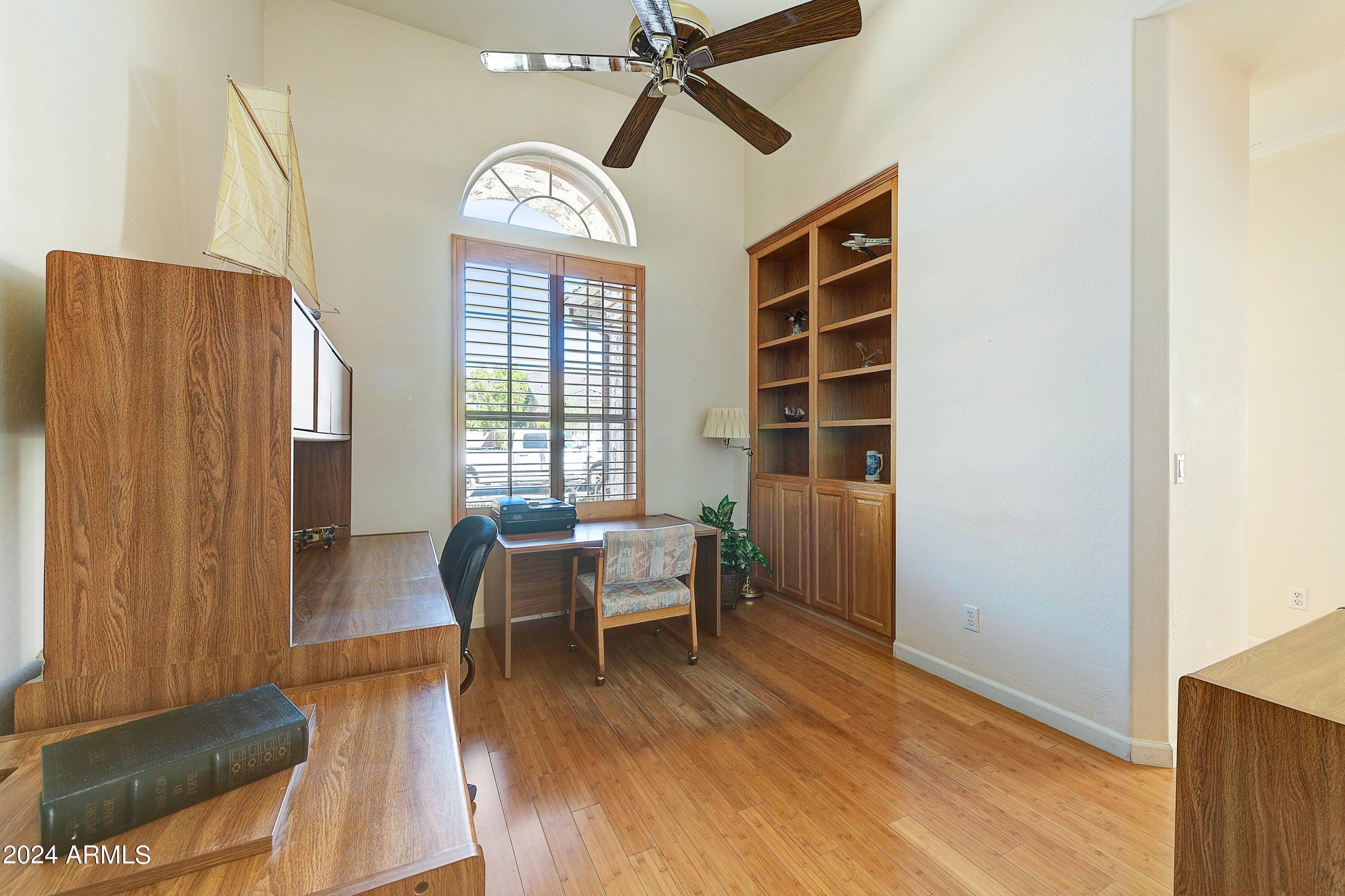 5225 E BLUEFIELD Avenue