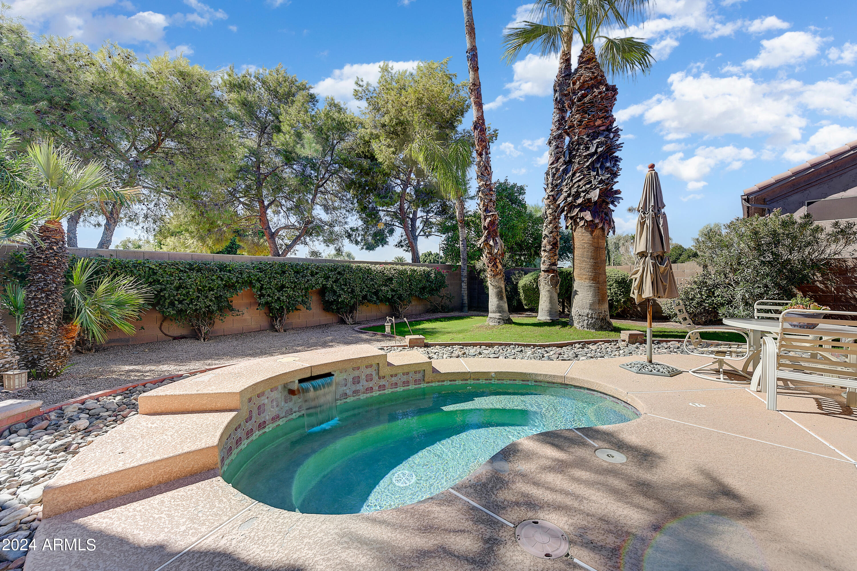 5225 E BLUEFIELD Avenue