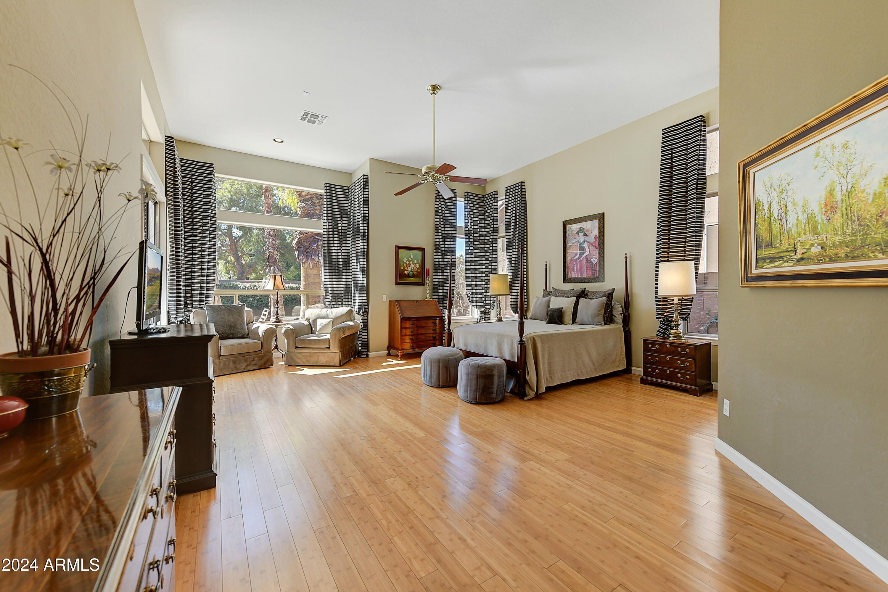 5225 E BLUEFIELD Avenue