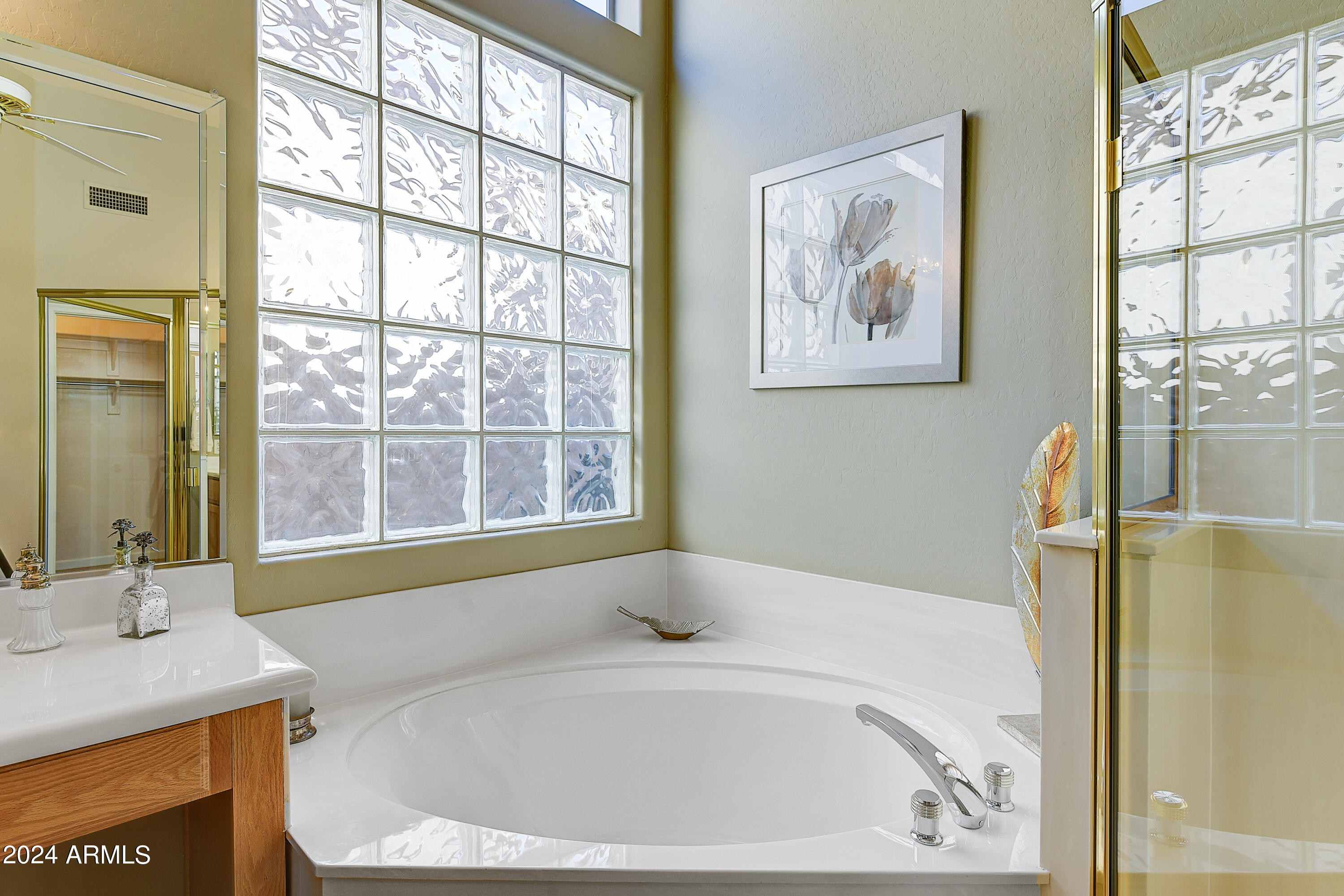 5225 E BLUEFIELD Avenue