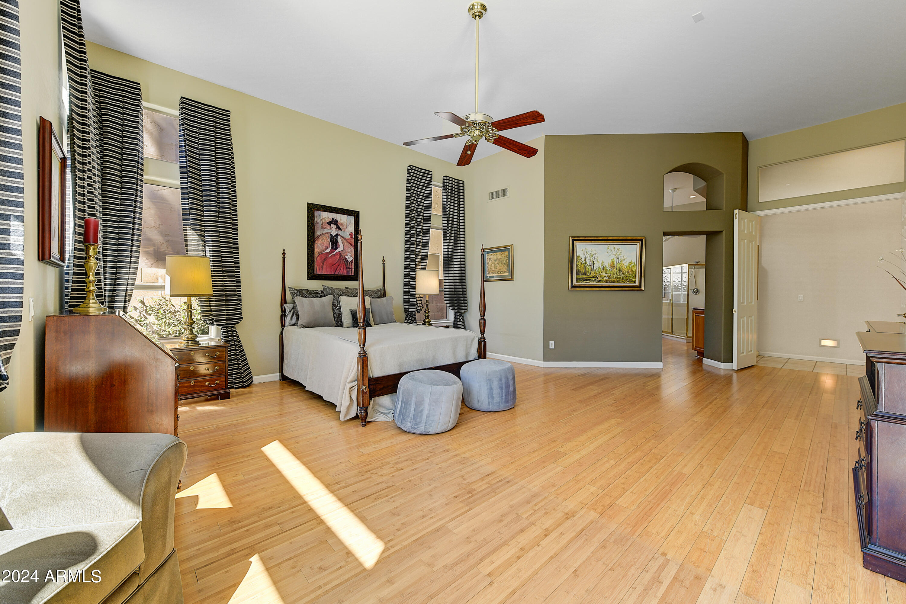 5225 E BLUEFIELD Avenue