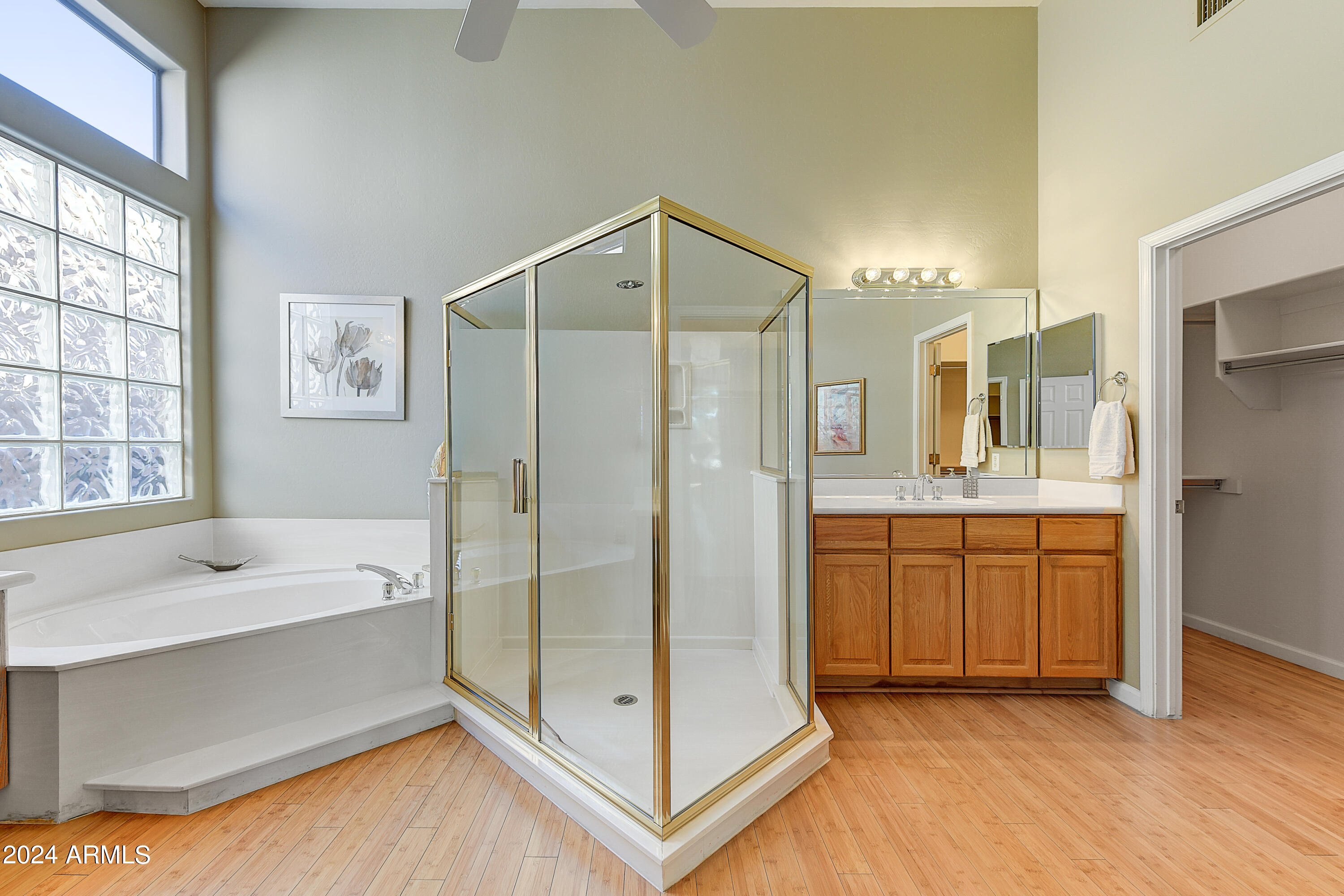 5225 E BLUEFIELD Avenue