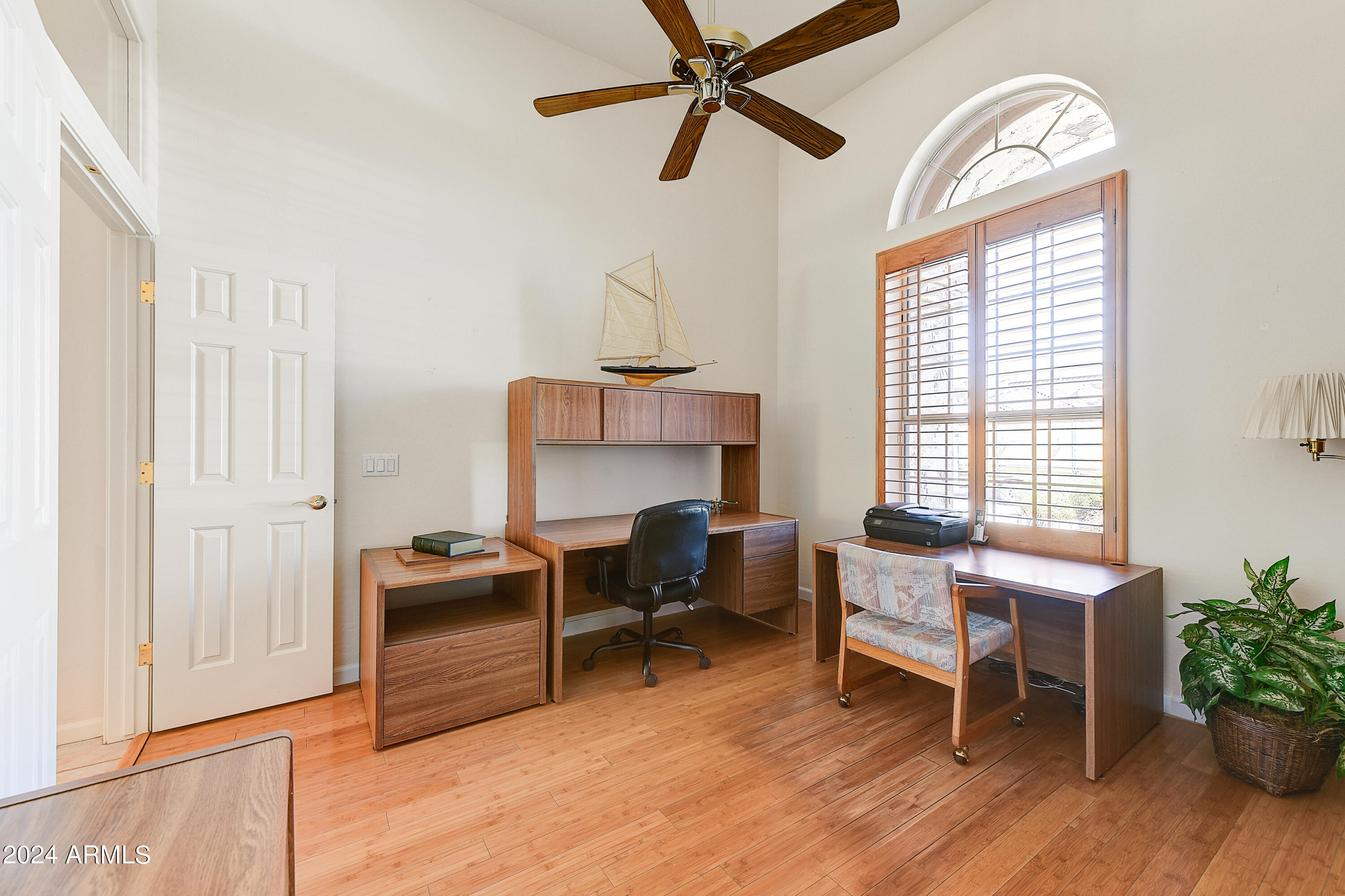 5225 E BLUEFIELD Avenue