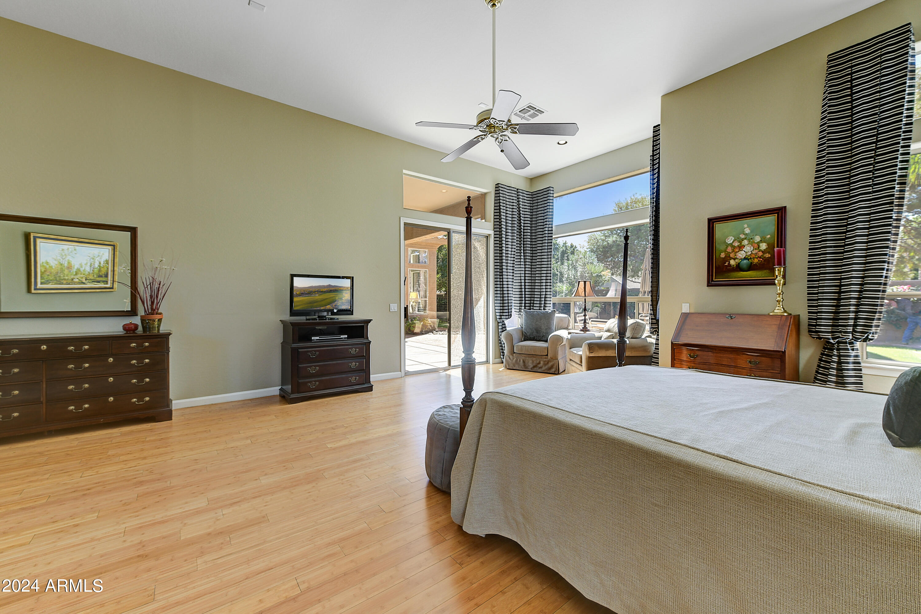 5225 E BLUEFIELD Avenue