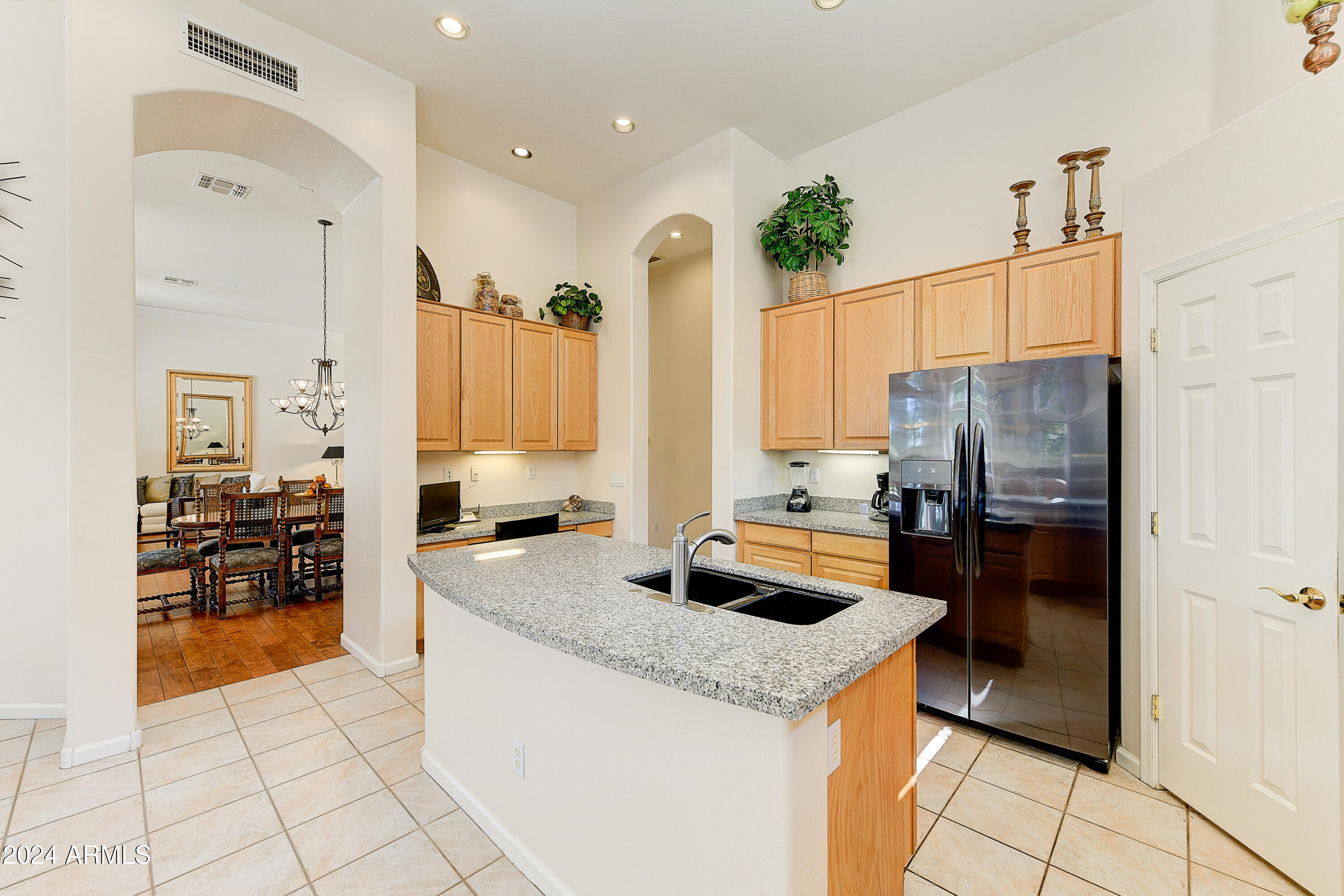 5225 E BLUEFIELD Avenue