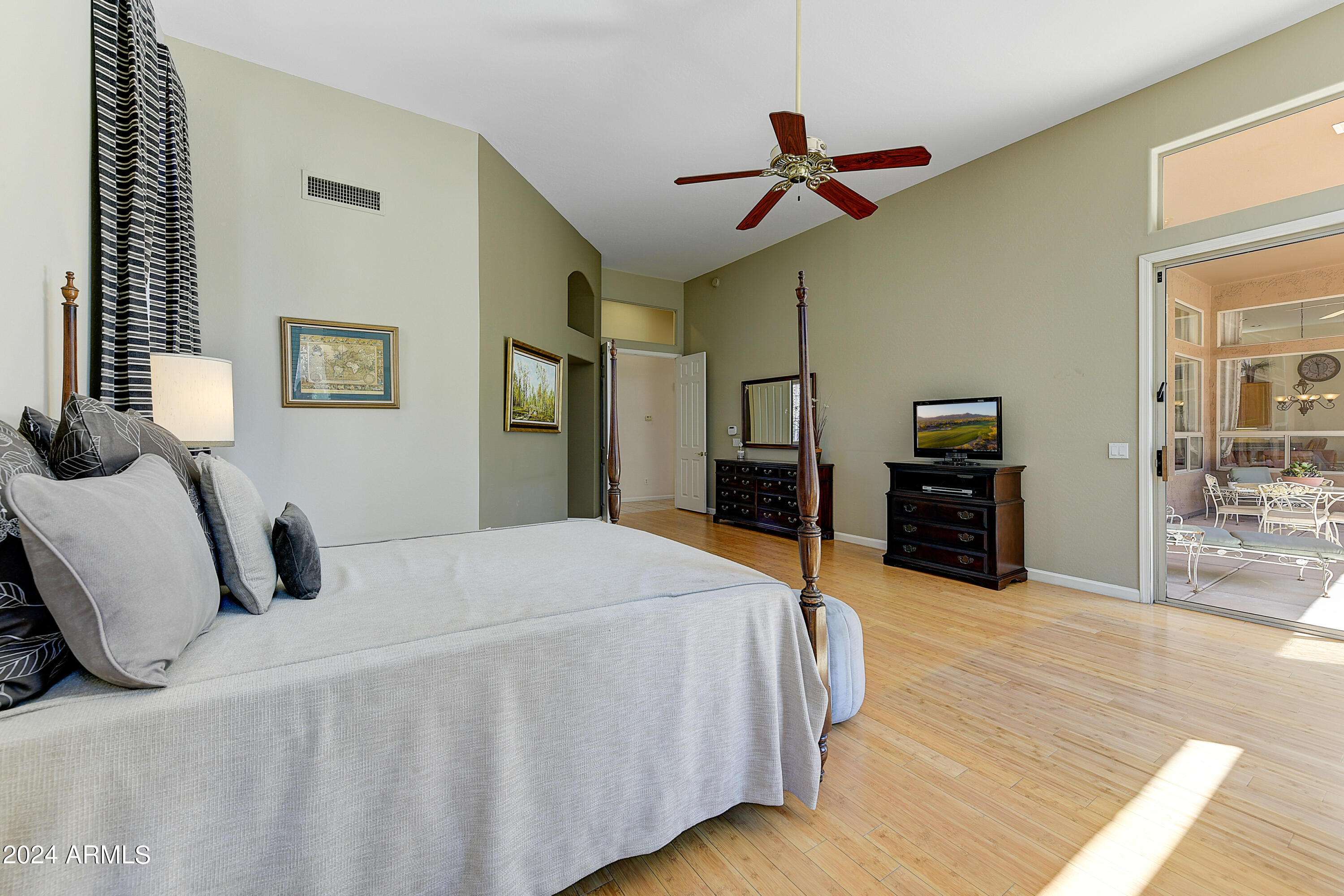 5225 E BLUEFIELD Avenue