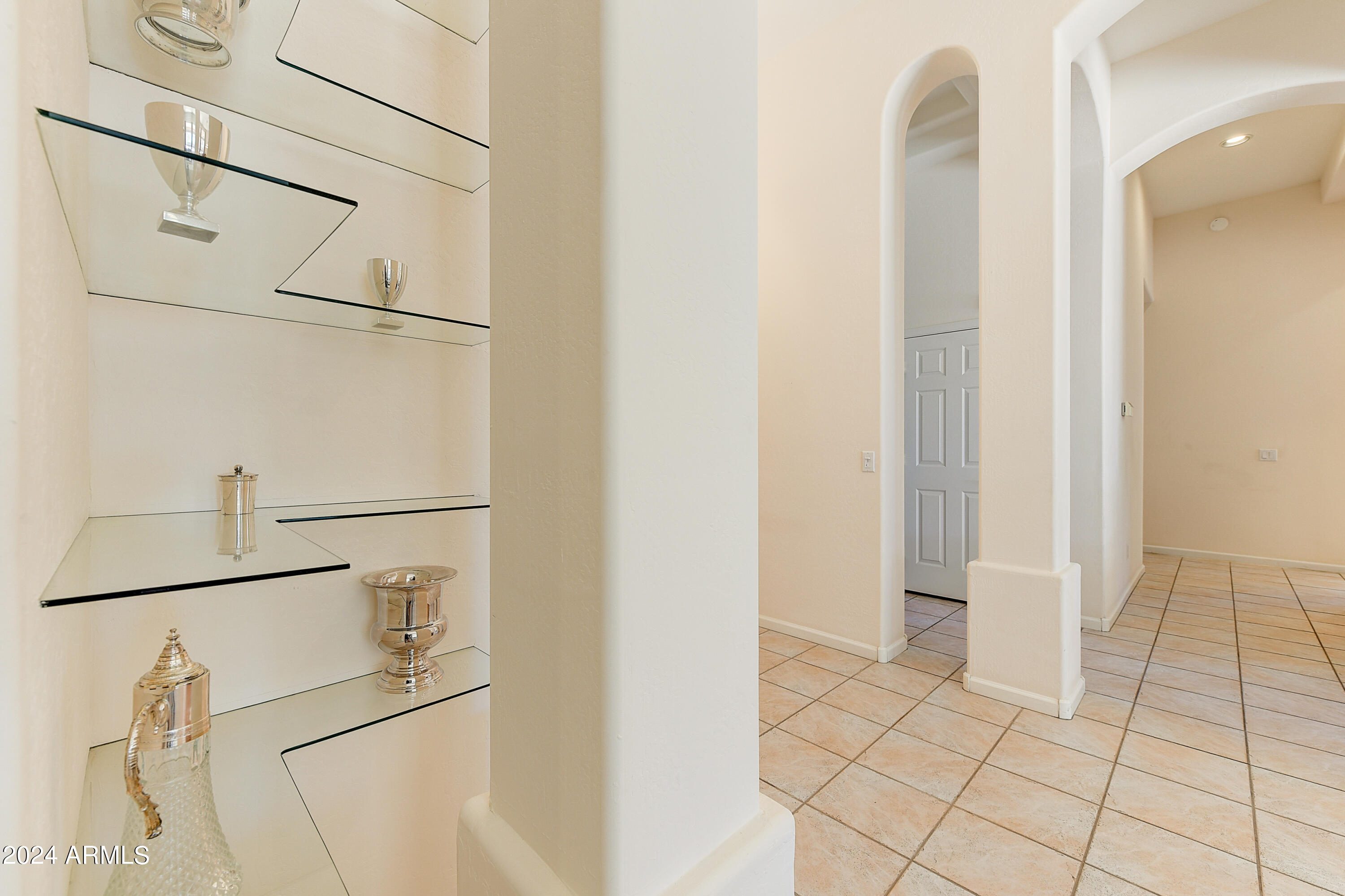 5225 E BLUEFIELD Avenue