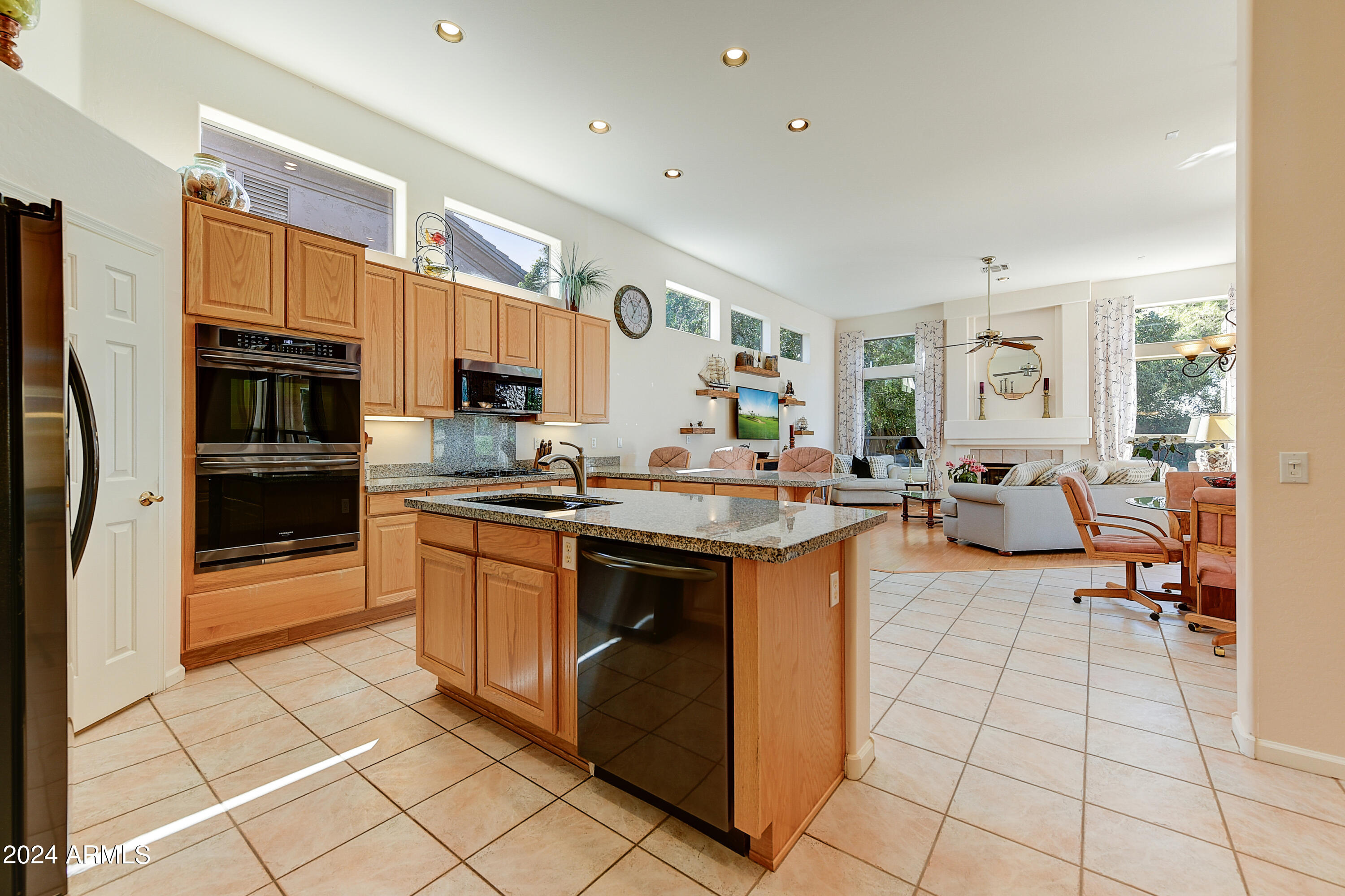 5225 E BLUEFIELD Avenue