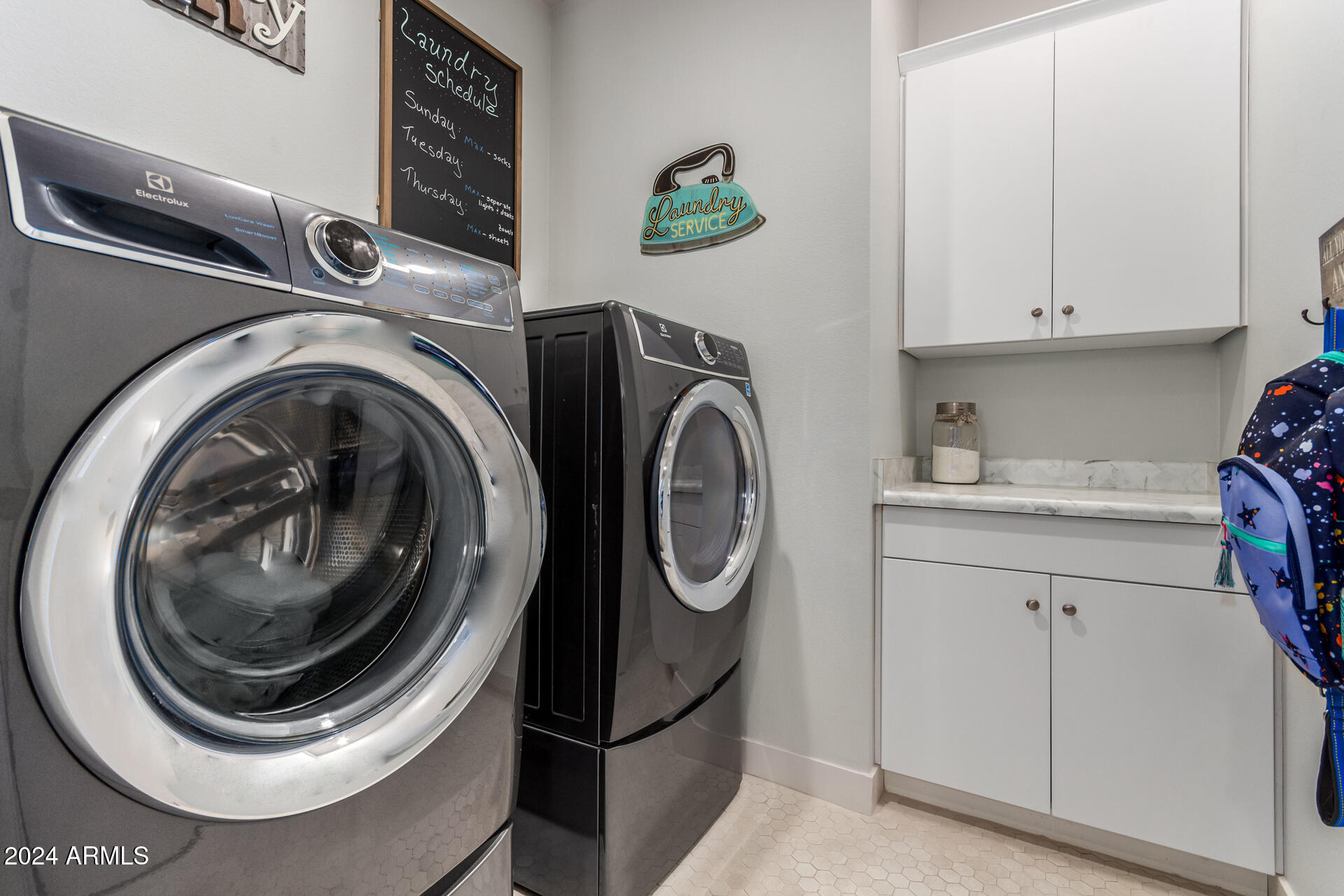 3200 N 39th Street, 33