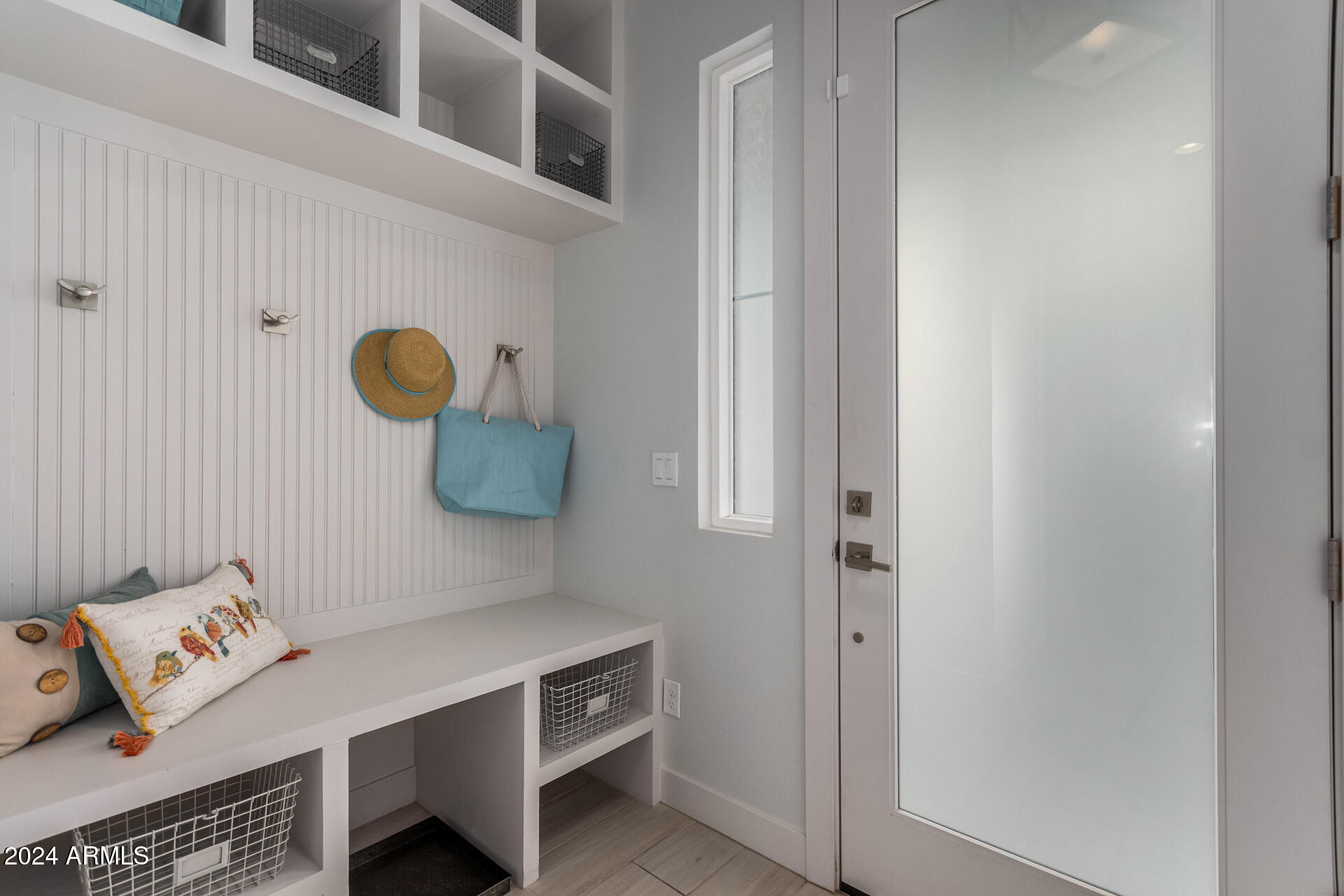 3200 N 39th Street, 33