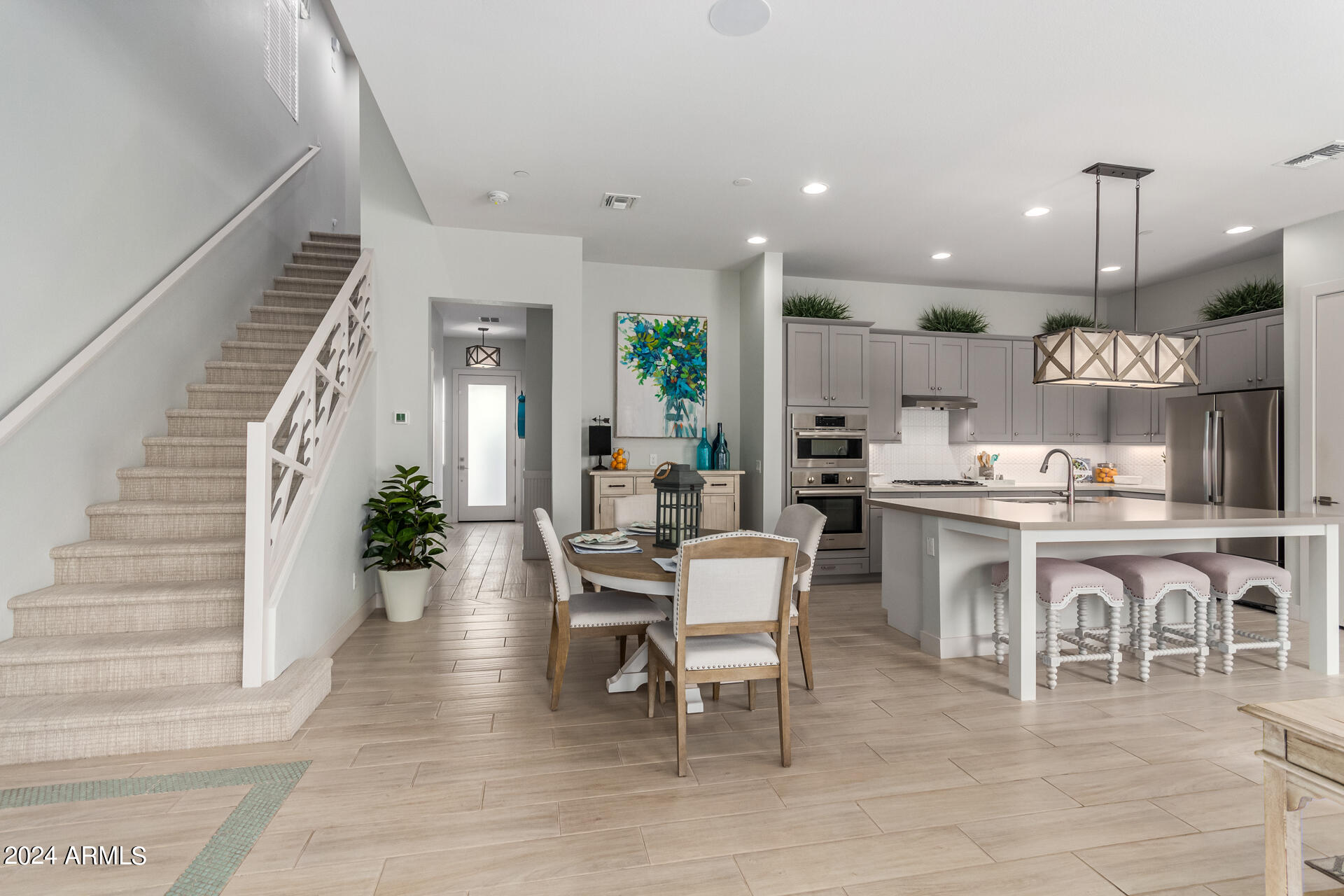 3200 N 39th Street, 33