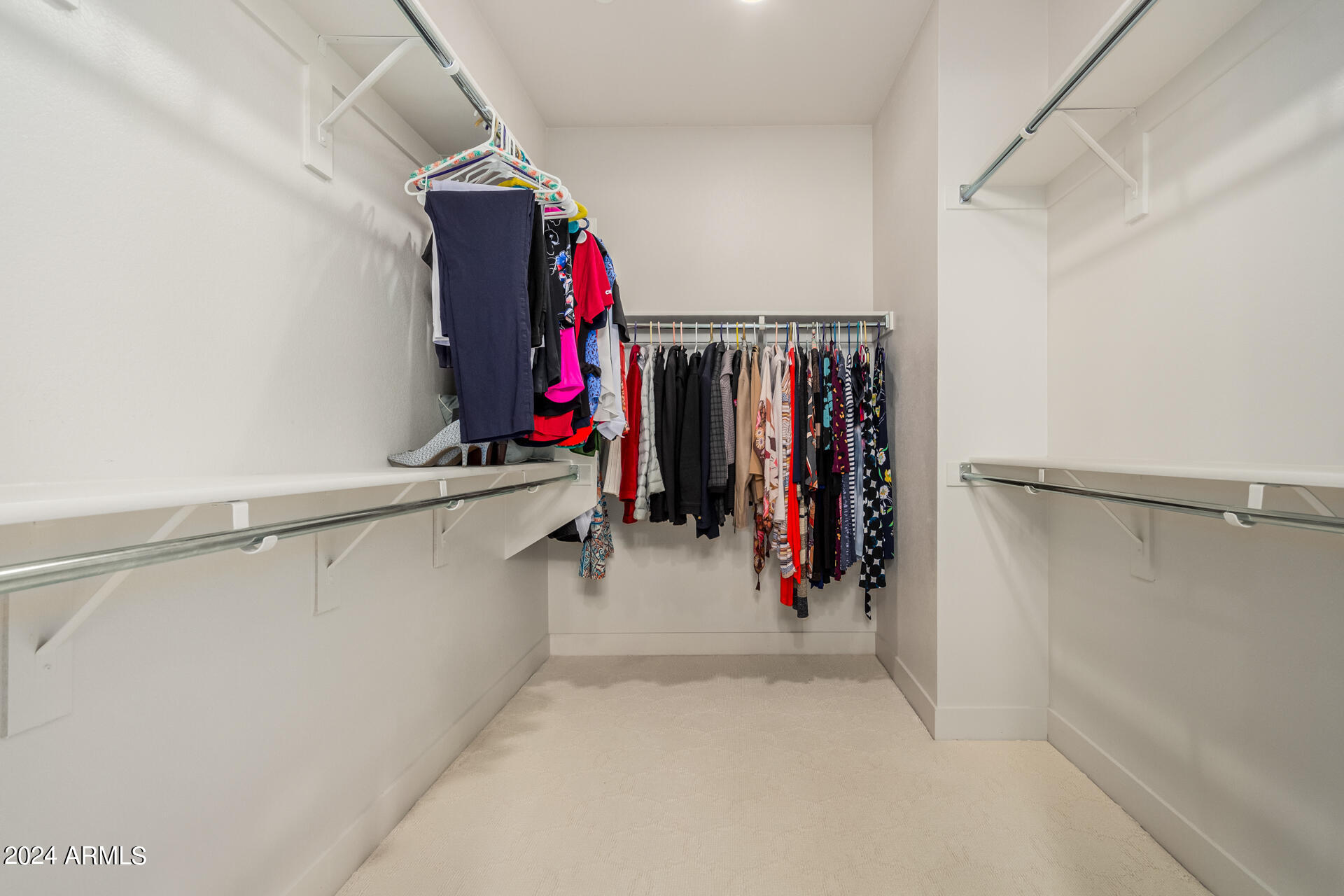 3200 N 39th Street, 33