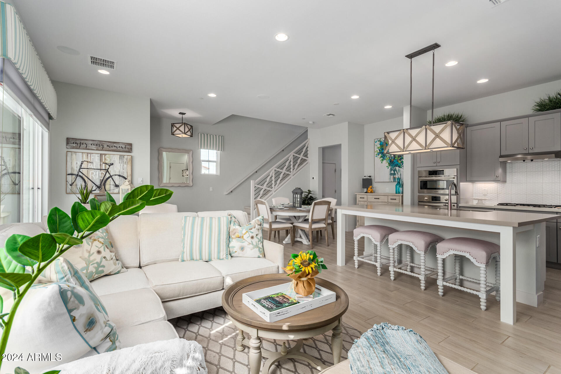 3200 N 39th Street, 33