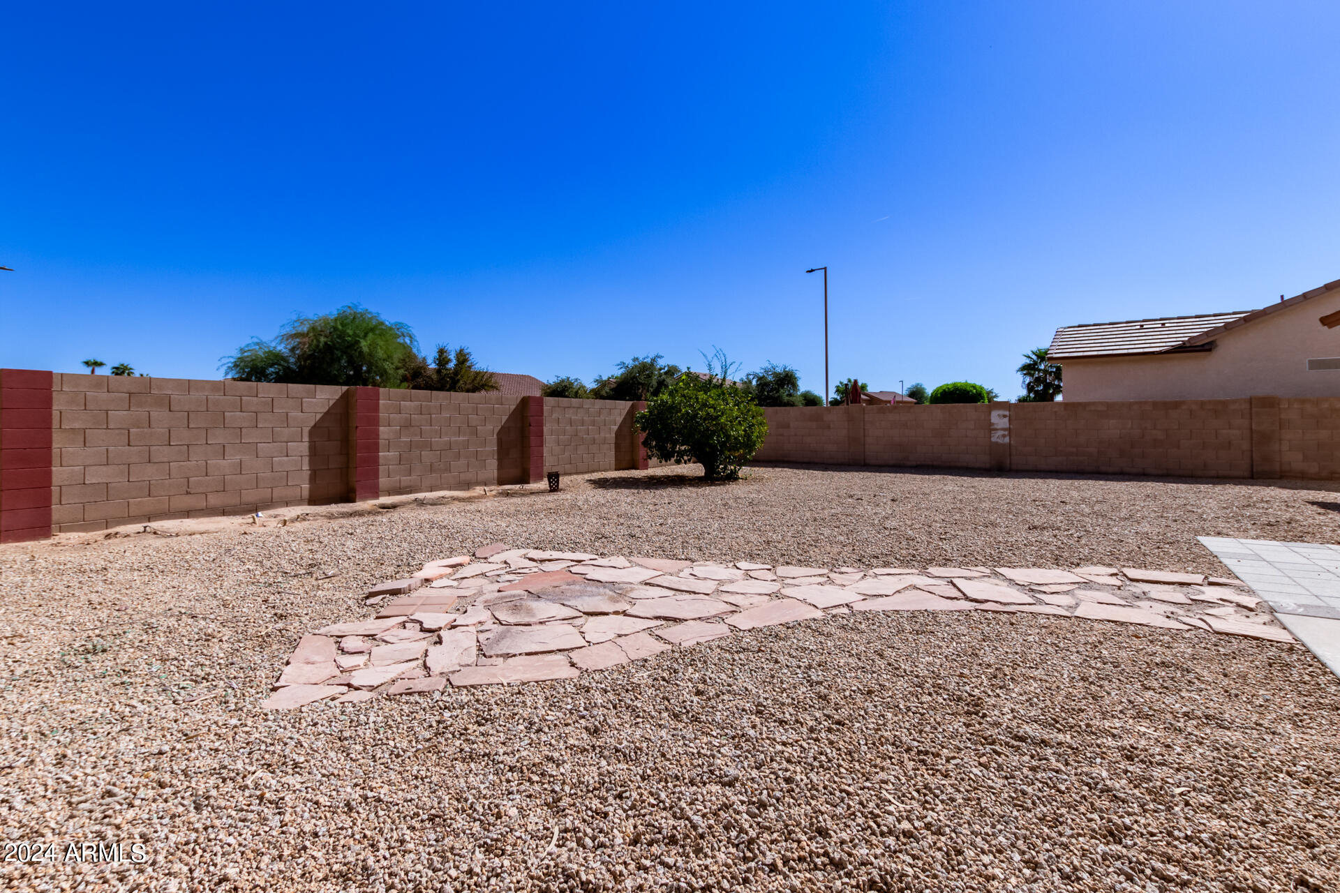 17419 N LARKSPUR Lane
