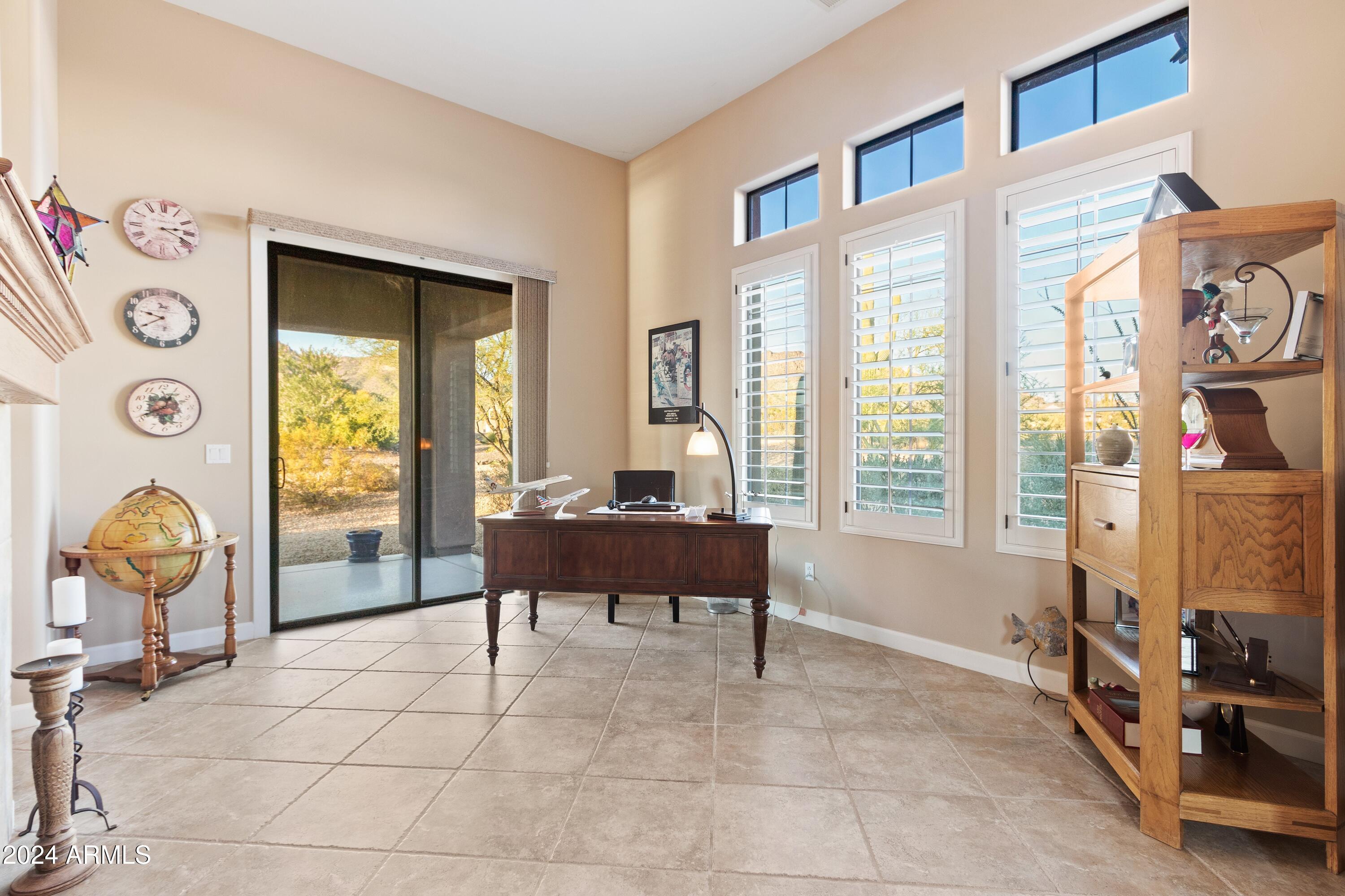2554 N Tambor --