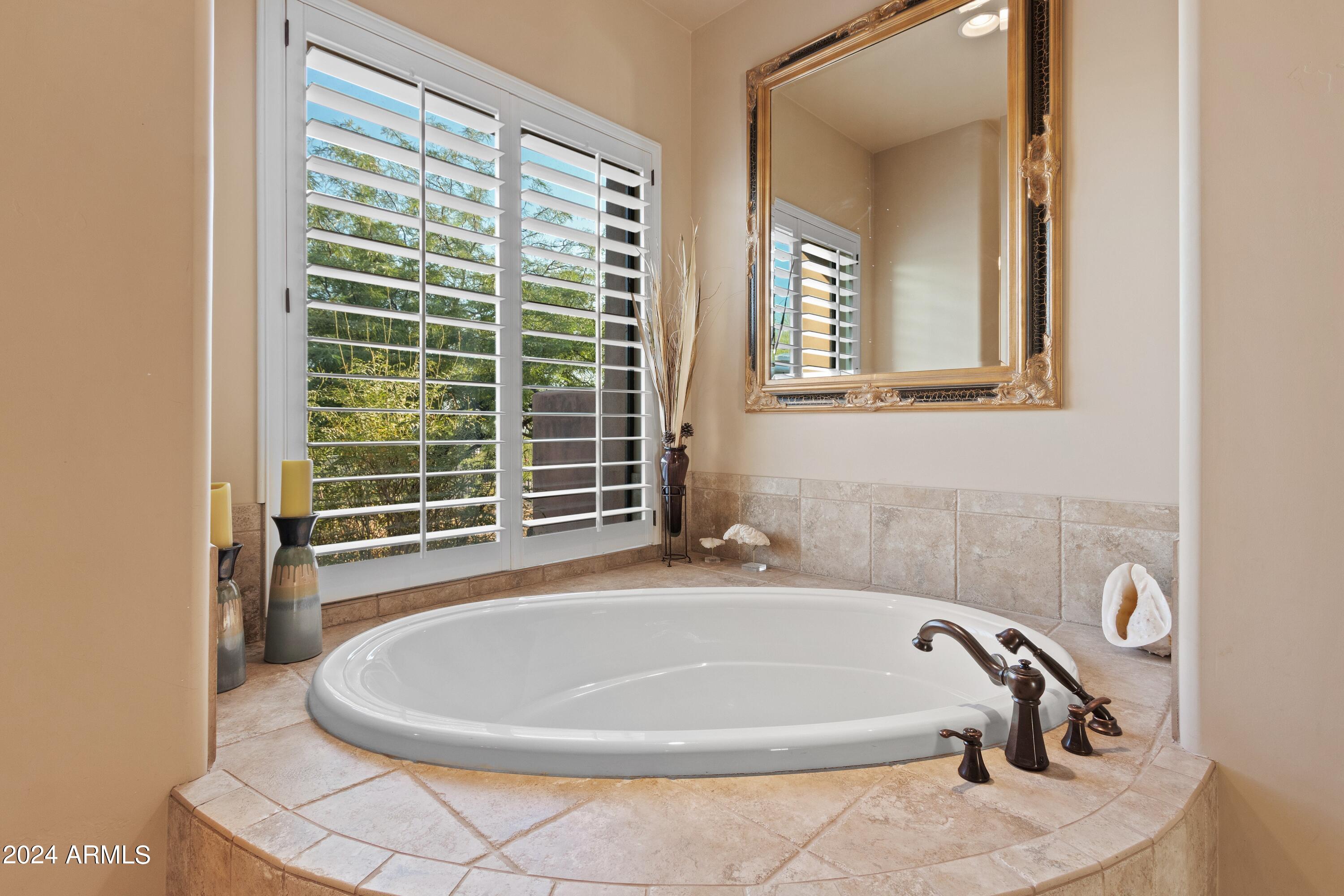 2554 N Tambor --