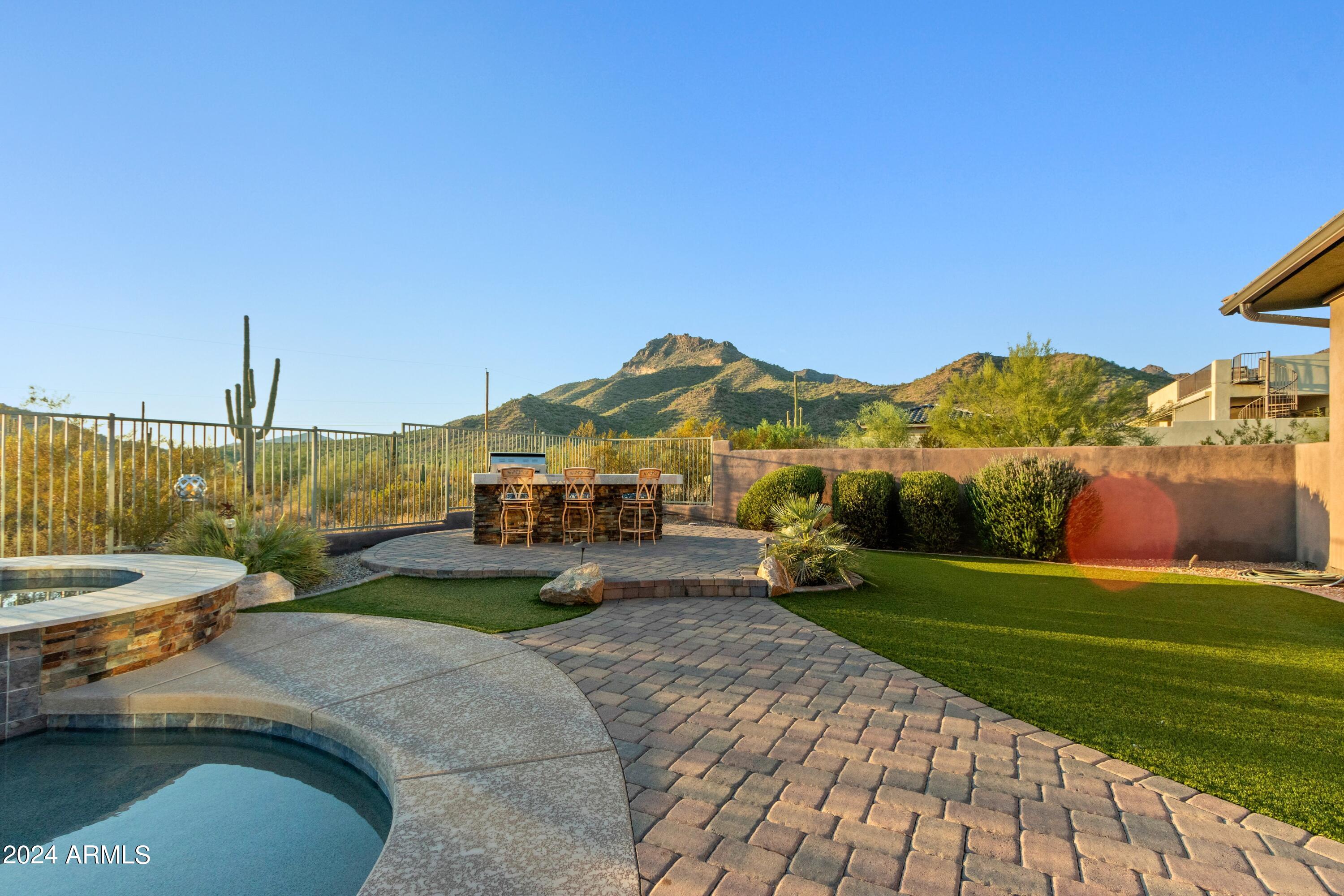 2554 N Tambor --