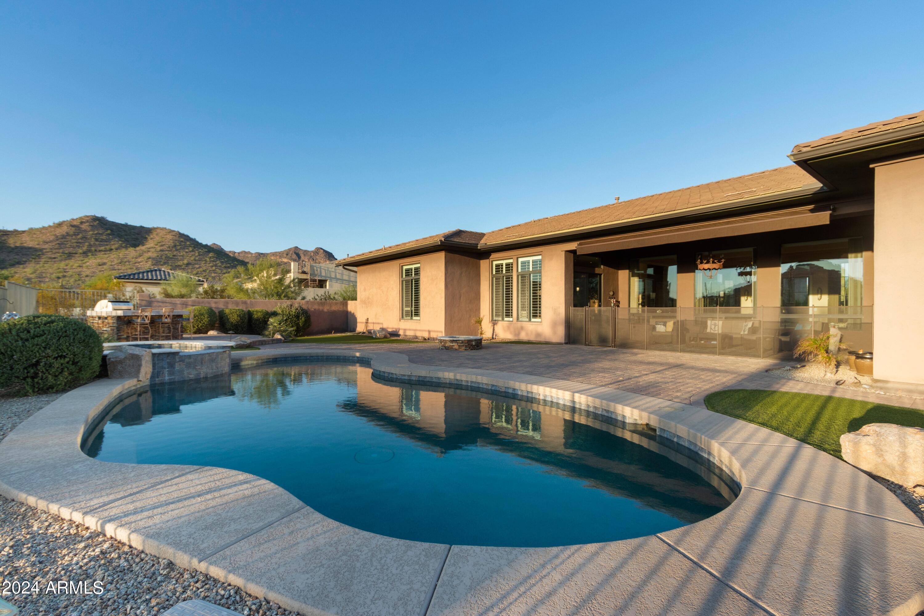 2554 N Tambor --