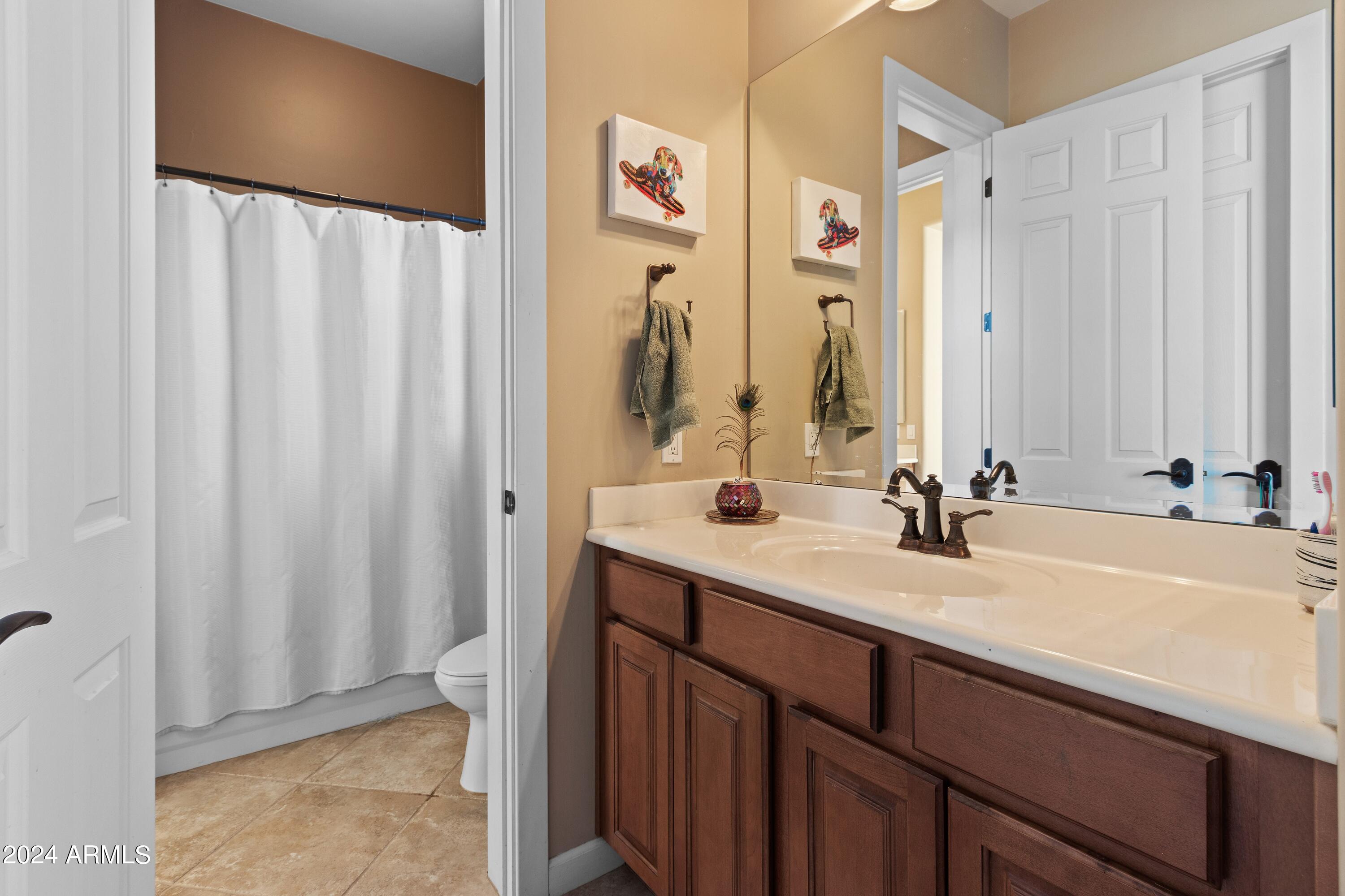 2554 N Tambor --