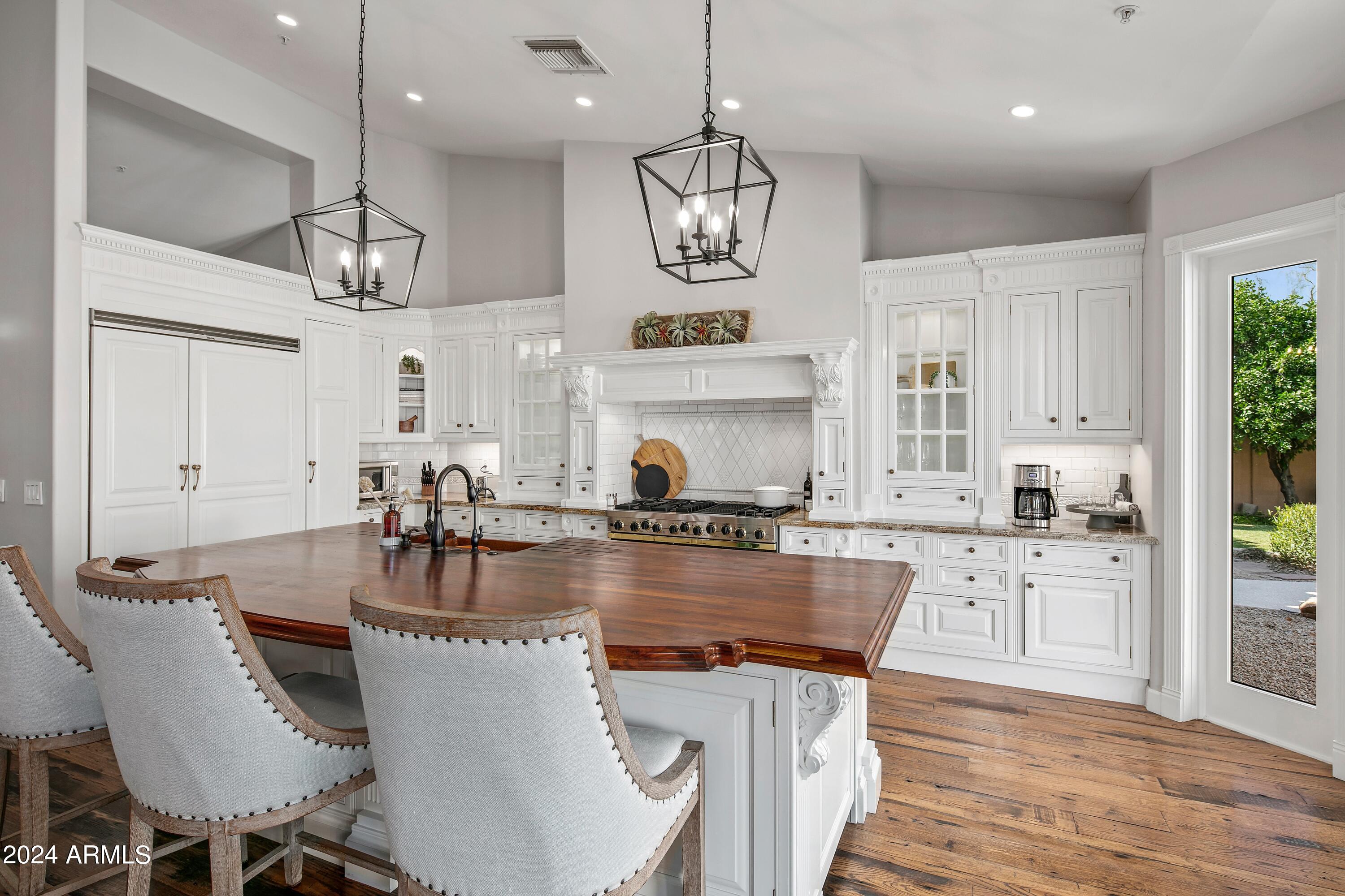 7760 E HARTFORD Drive