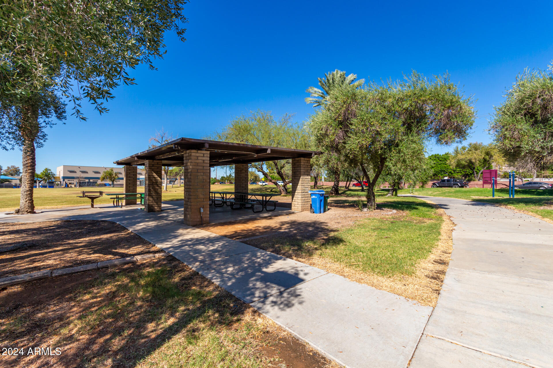 3410 N 45TH Place