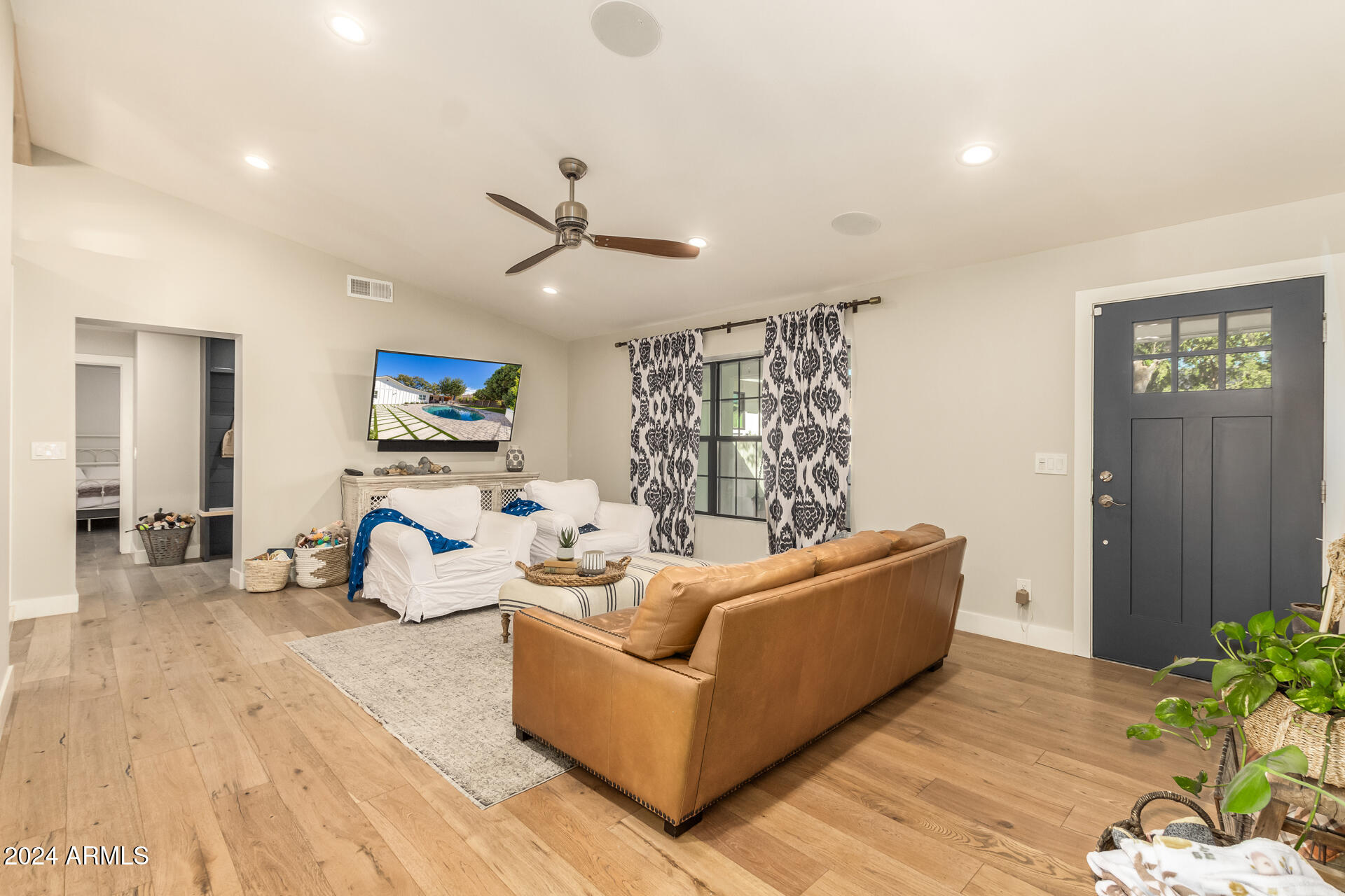 3410 N 45TH Place