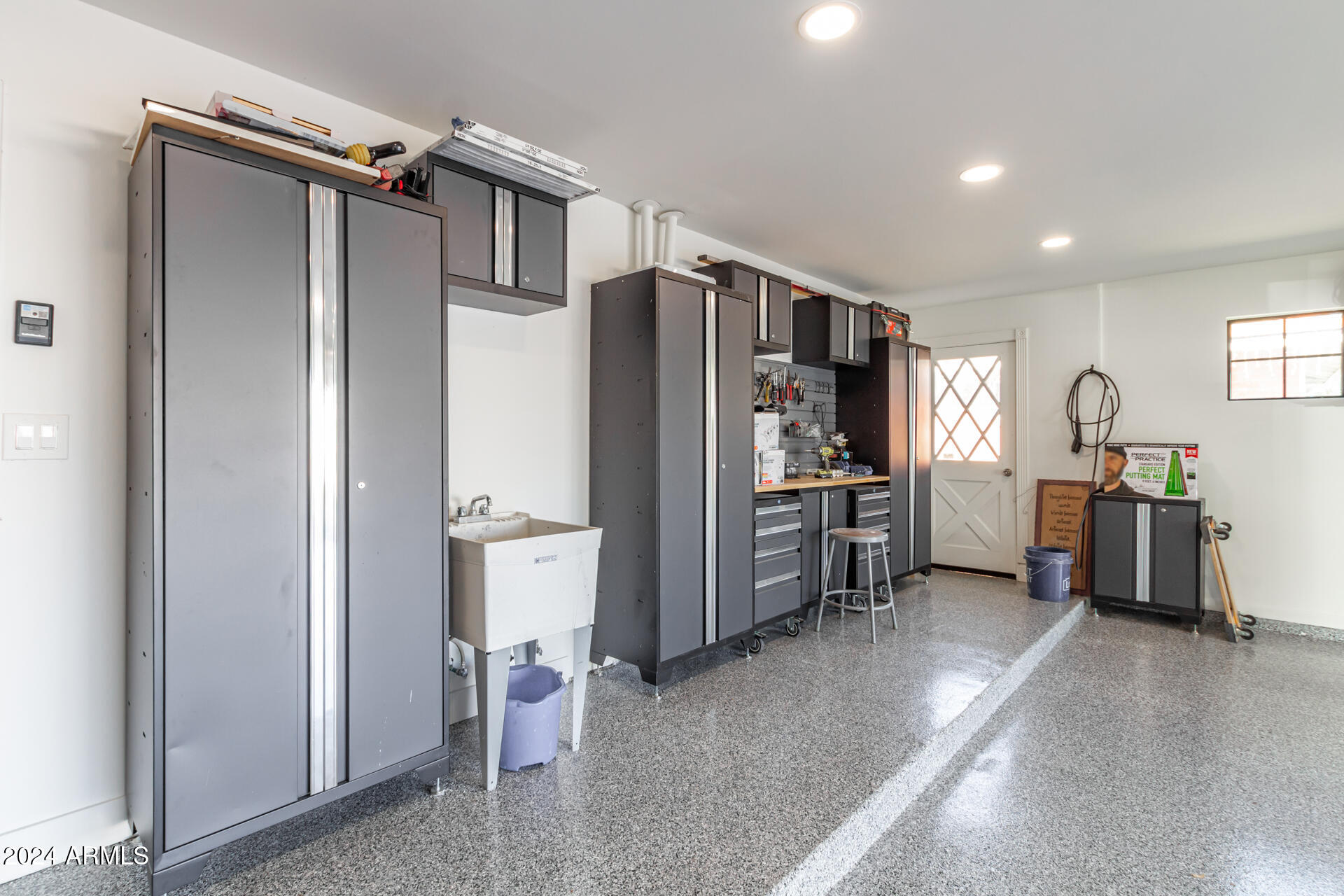 3410 N 45TH Place