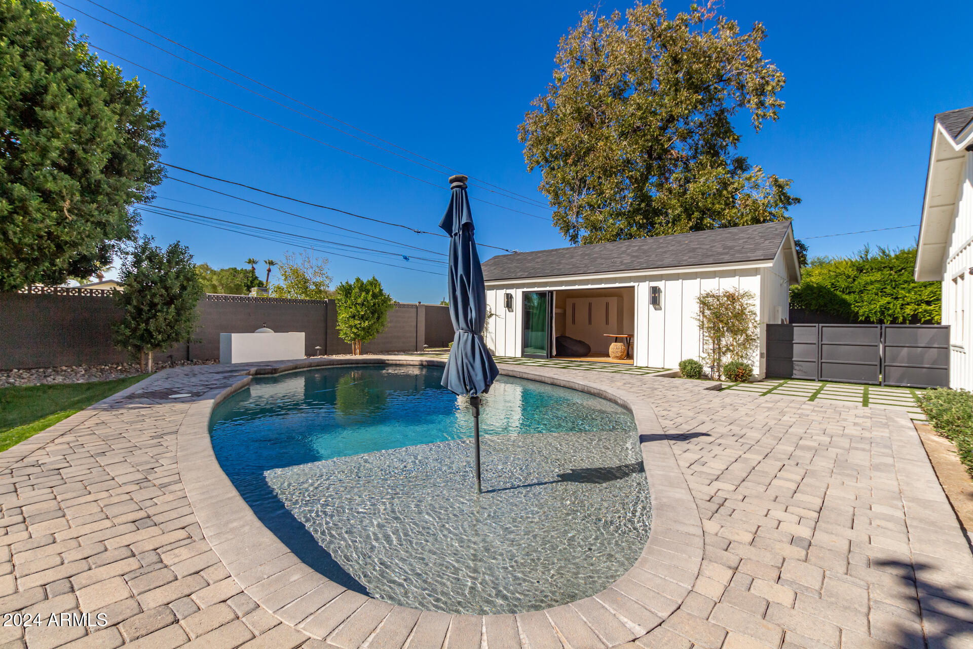 3410 N 45TH Place